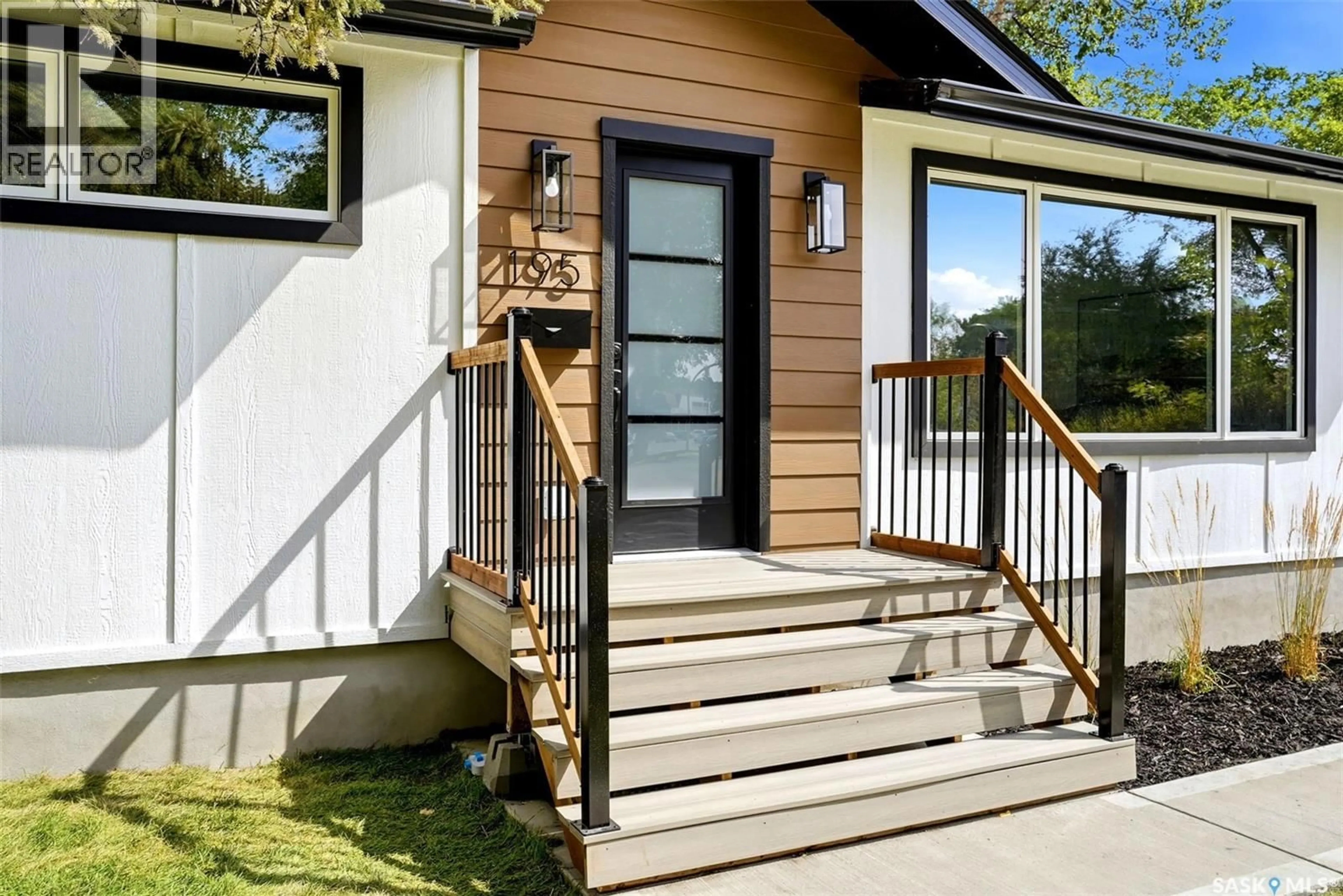 Home with vinyl exterior material, street for 195 MASSEY ROAD, Regina Saskatchewan S4S4N3