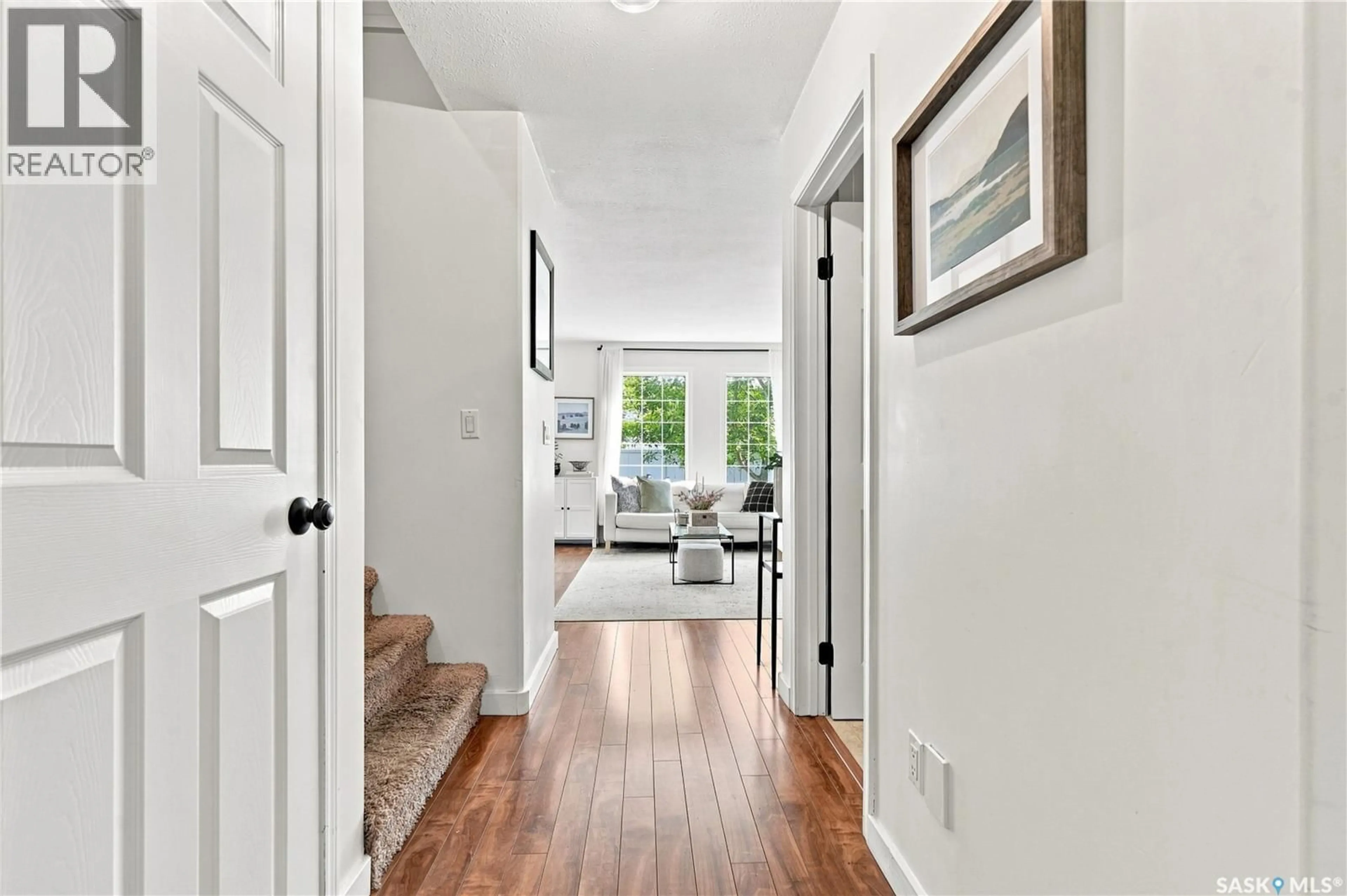 Indoor entryway for 14 110 KEEVIL CRESCENT, Saskatoon Saskatchewan S7N4N8