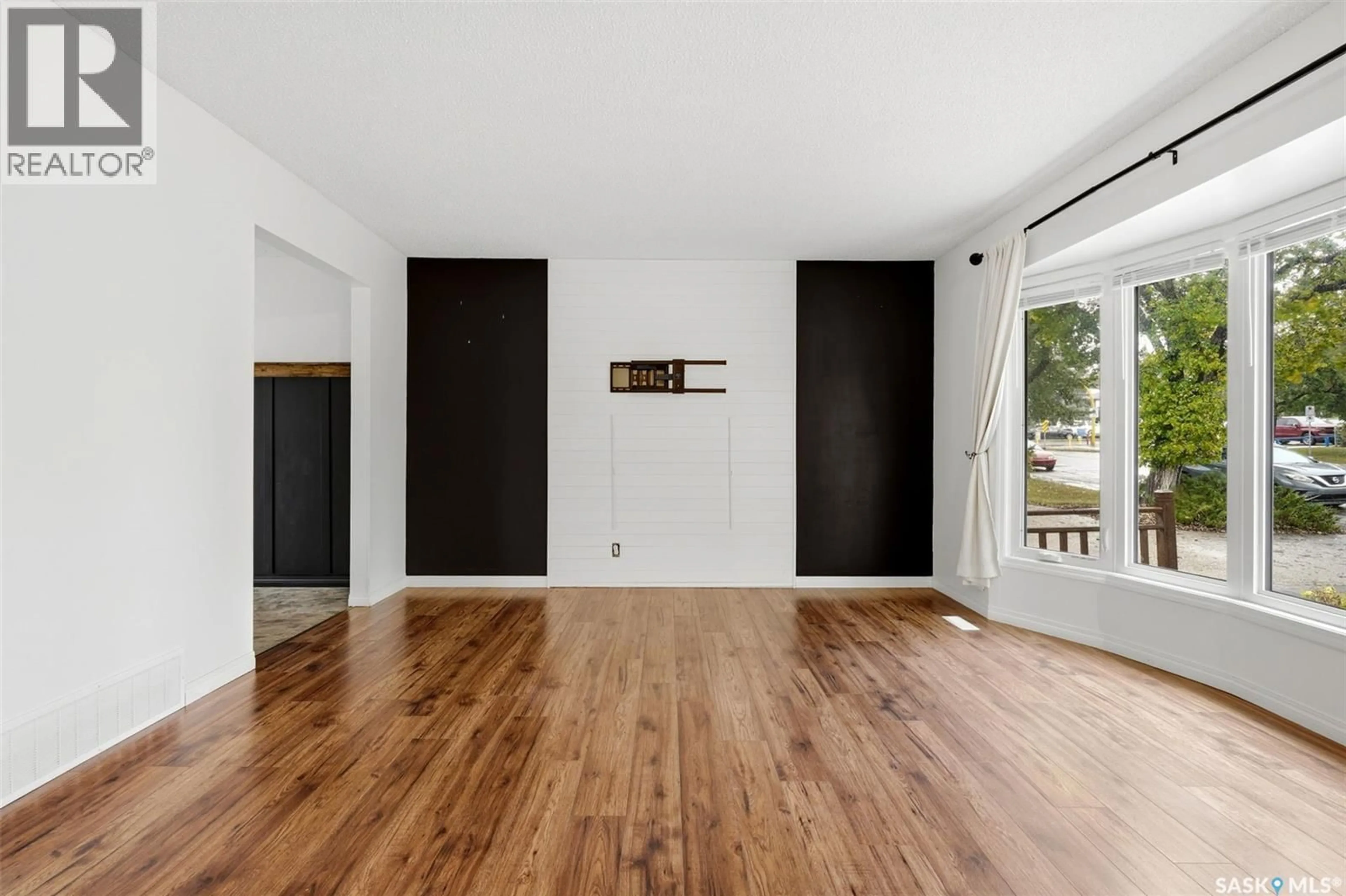 Unknown for 726 MCINTOSH STREET, Regina Saskatchewan S4R5Z4