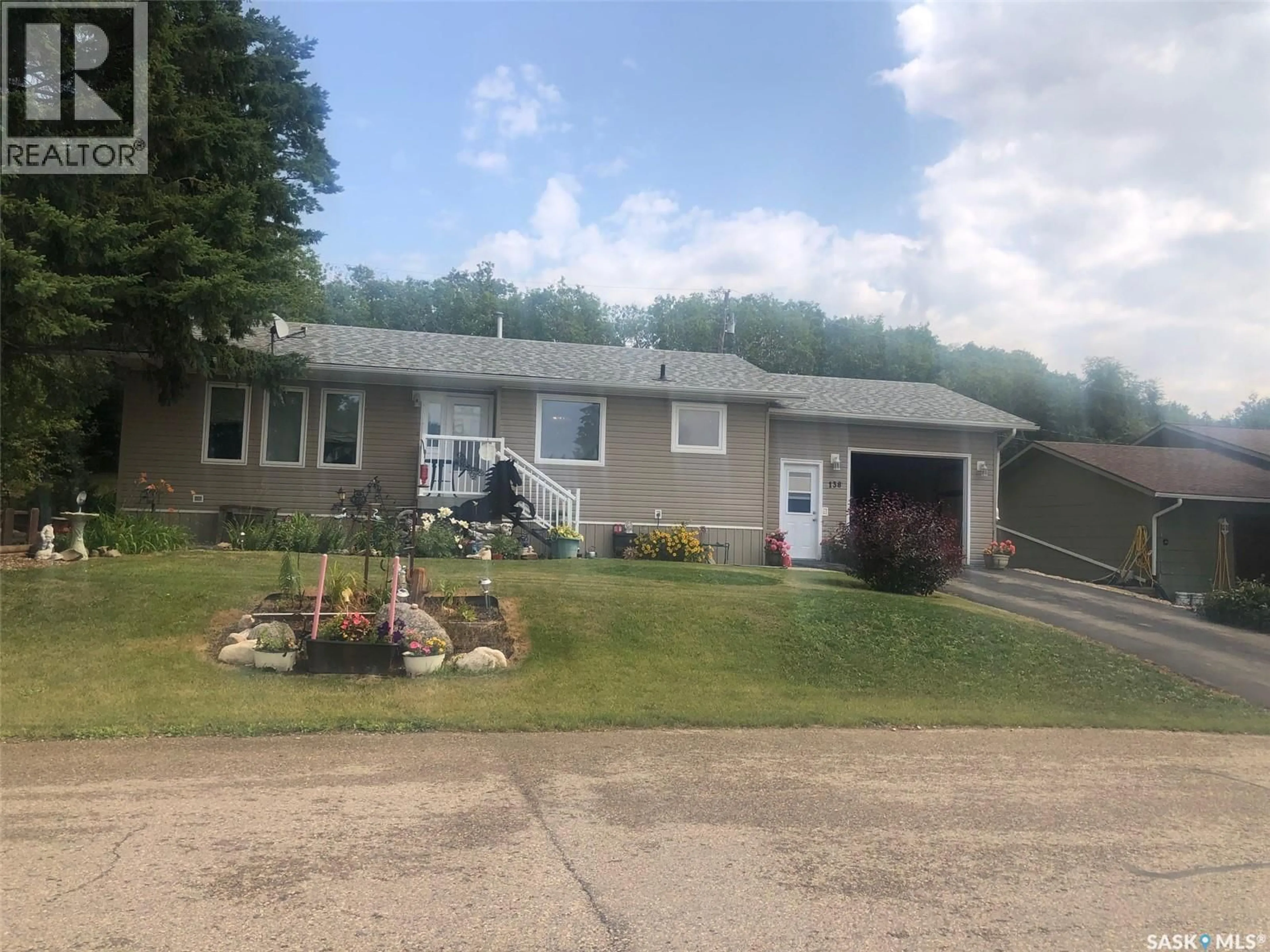 A pic from outside/outdoor area/front of a property/back of a property/a pic from drone, street for 138 HUDSON STREET, Sturgis Saskatchewan S0A4A0