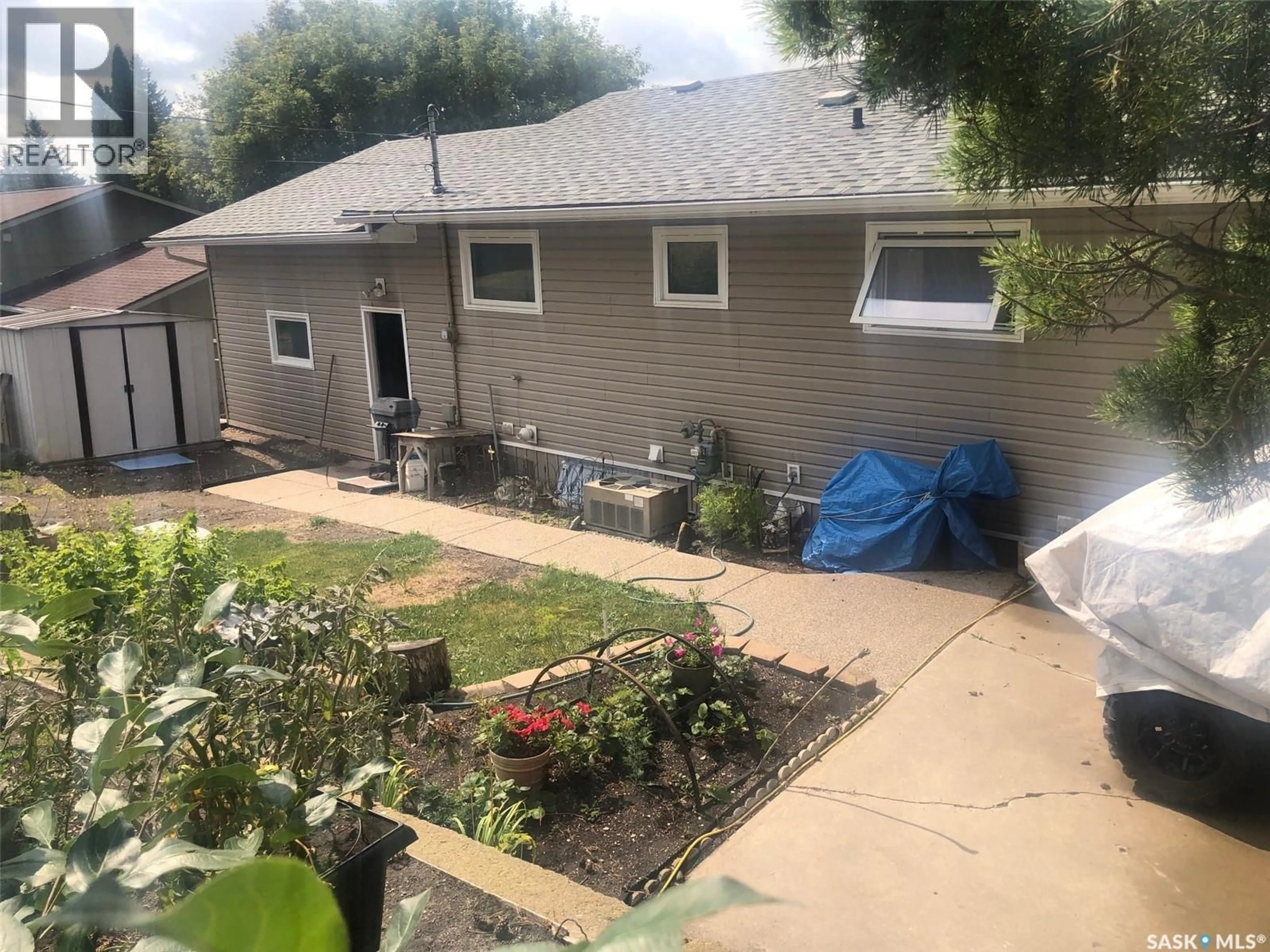 A pic from outside/outdoor area/front of a property/back of a property/a pic from drone, street for 138 HUDSON STREET, Sturgis Saskatchewan S0A4A0