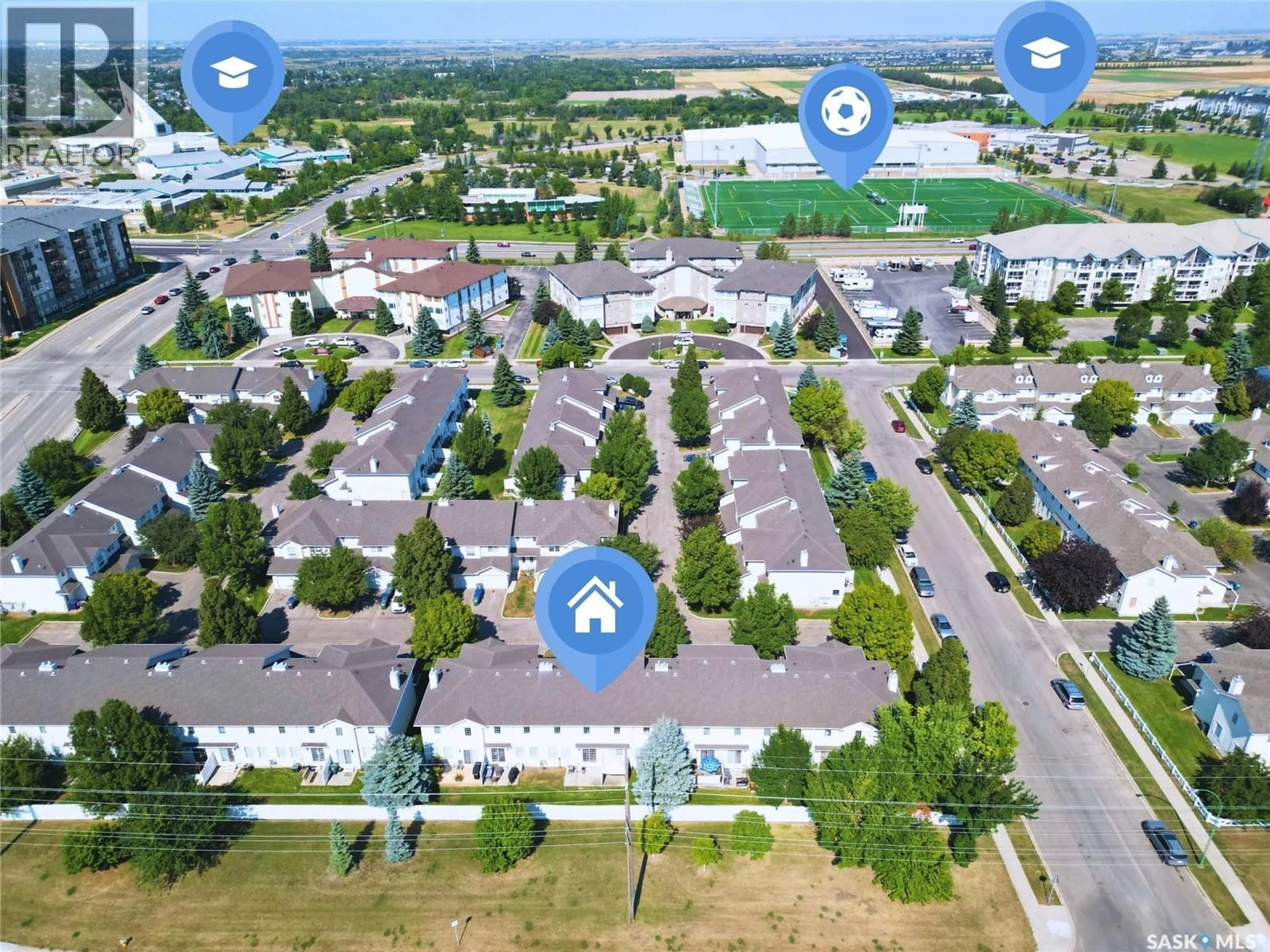 A pic from outside/outdoor area/front of a property/back of a property/a pic from drone, street for 18 110 KEEVIL CRESCENT, Saskatoon Saskatchewan S7N4N8