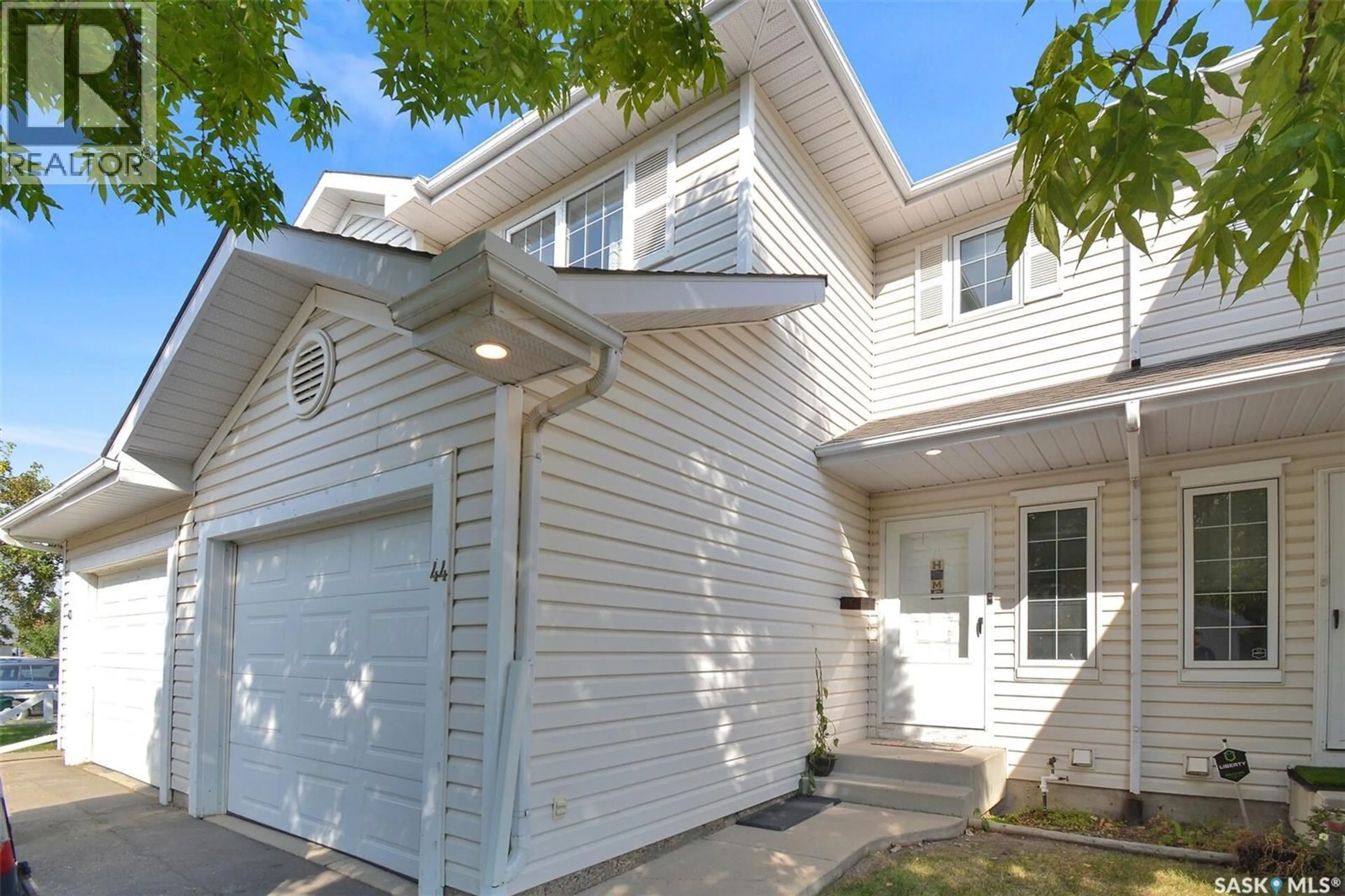 Home with vinyl exterior material, street for 44 110 KEEVIL CRESCENT, Saskatoon Saskatchewan S7N4N8
