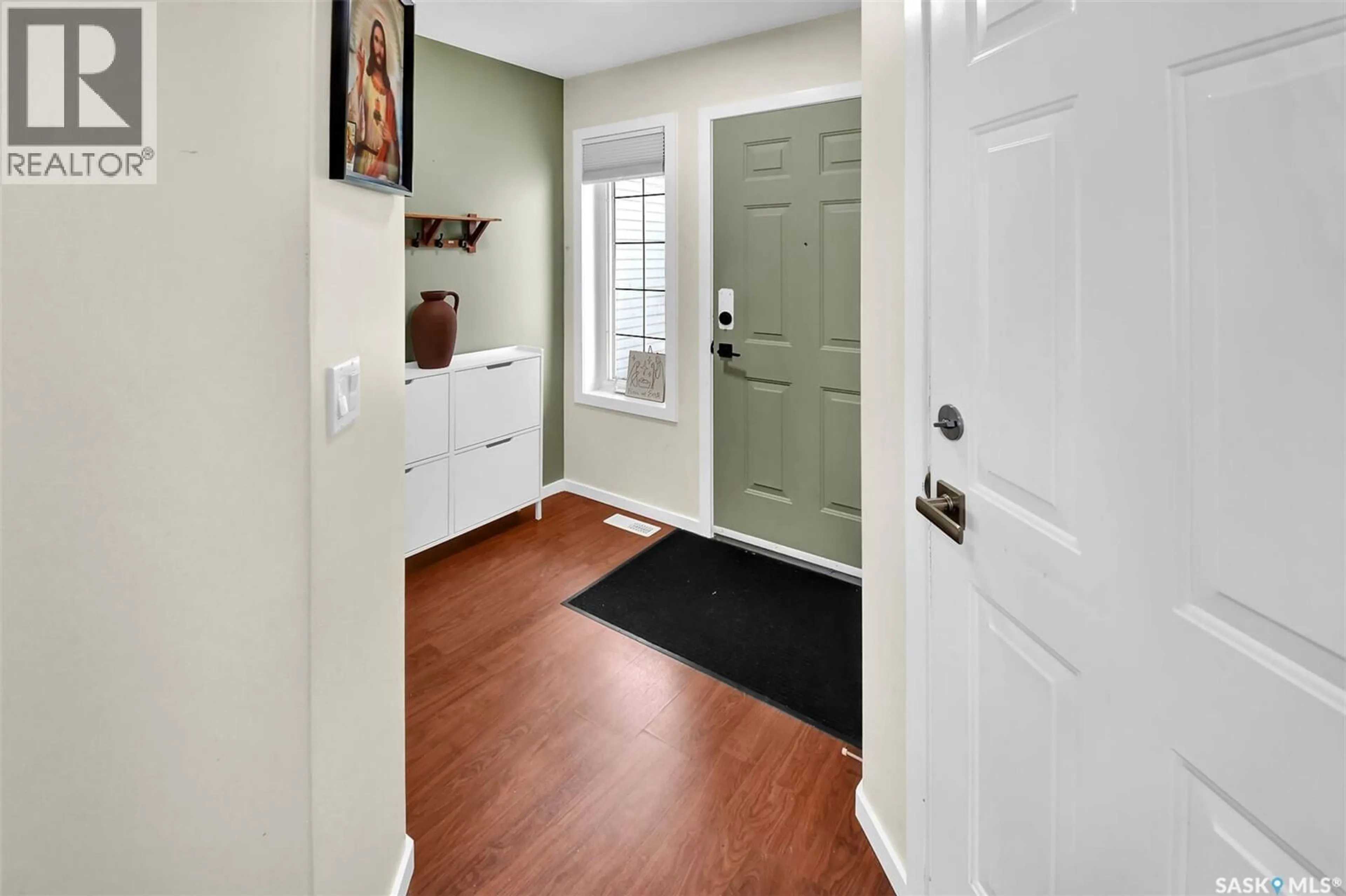 Indoor entryway for 44 110 KEEVIL CRESCENT, Saskatoon Saskatchewan S7N4N8