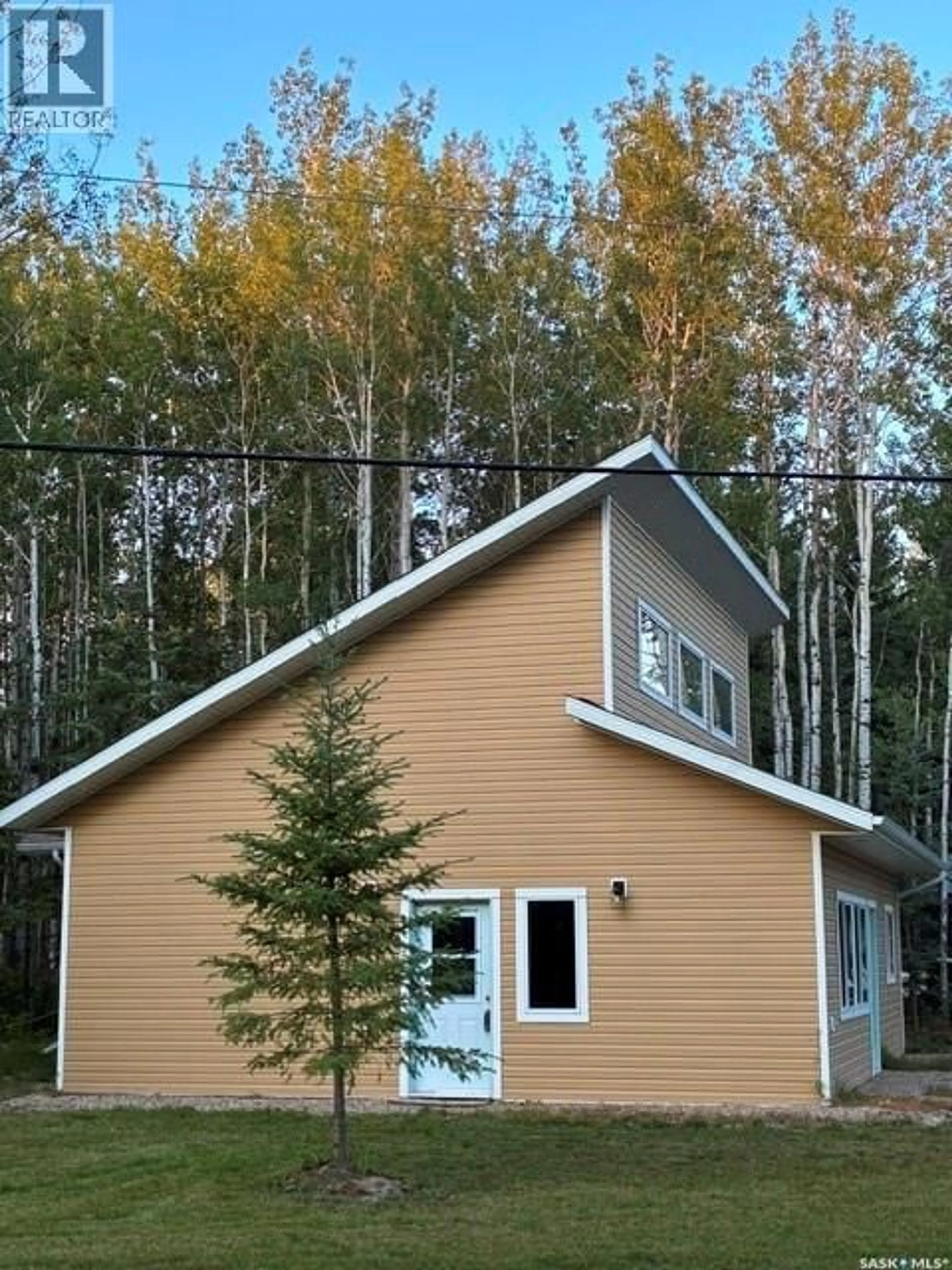 Home with vinyl exterior material, building for 1 MAY BAY, Delaronde Lake Saskatchewan S0J0E0