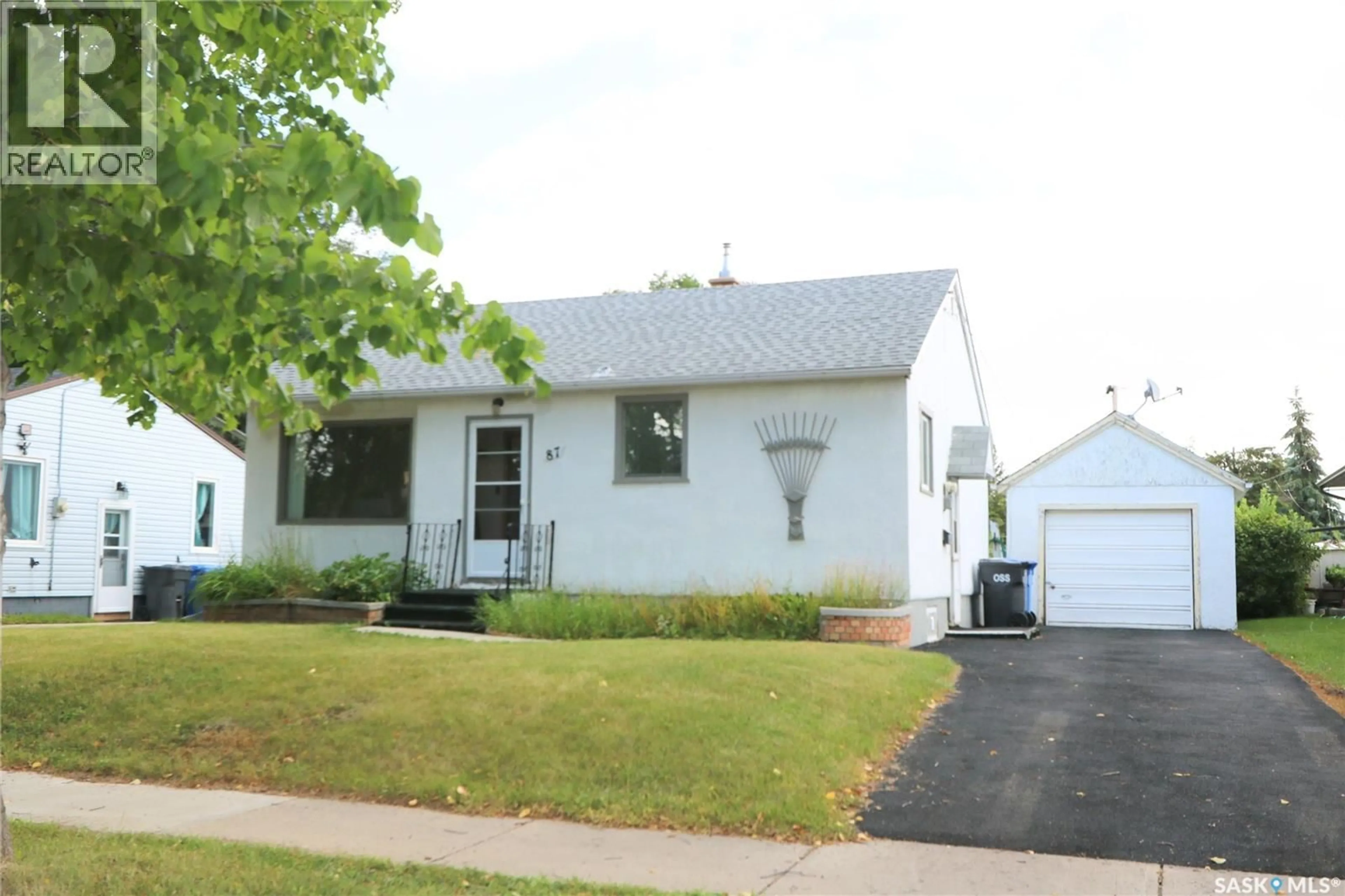 Home with vinyl exterior material, street for 87 JAMES AVENUE, Yorkton Saskatchewan S3N2C3