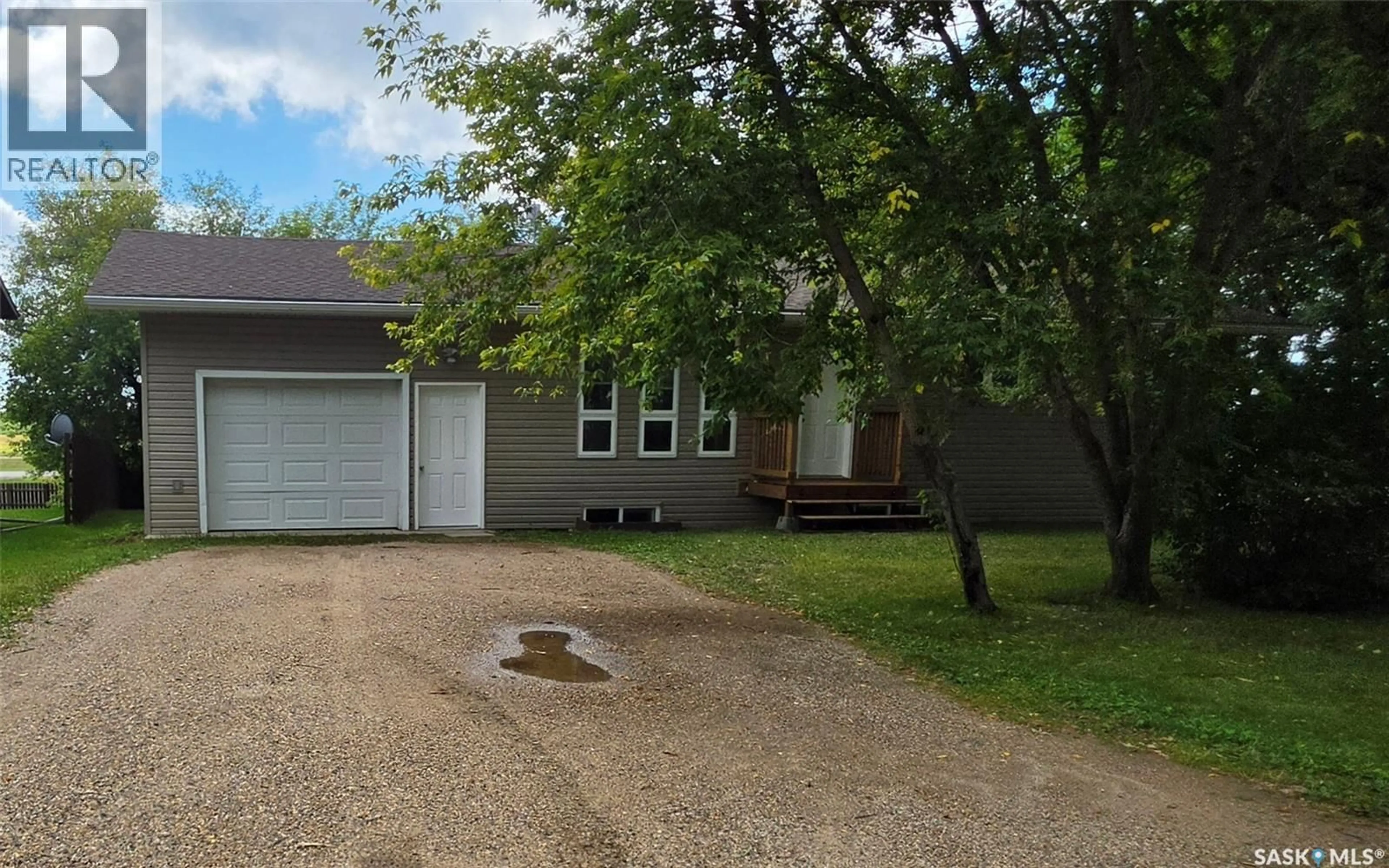 Unknown for 327 1ST AVENUE, Preeceville Saskatchewan S0A3B0
