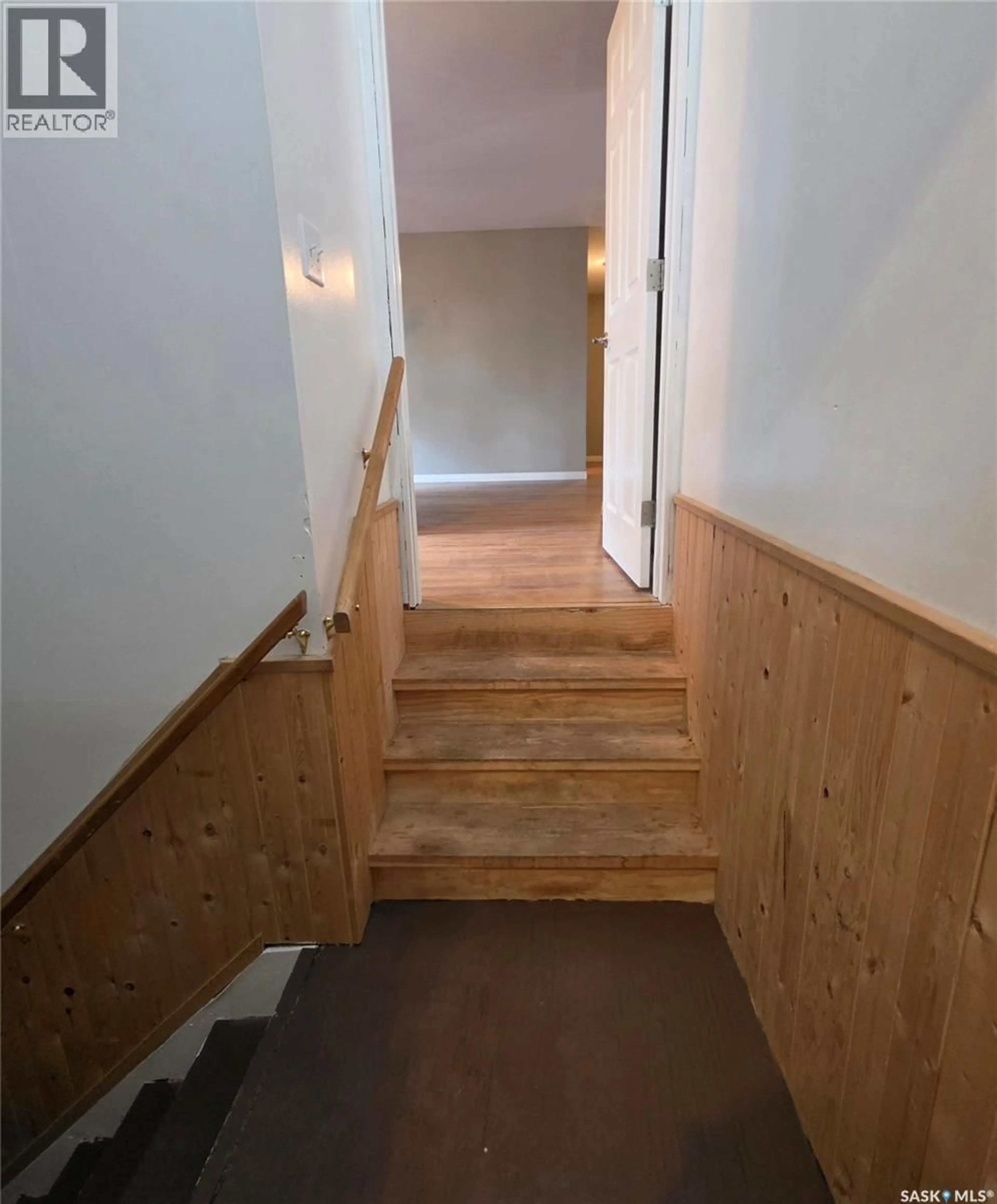 Stairs for 327 1ST AVENUE, Preeceville Saskatchewan S0A3B0