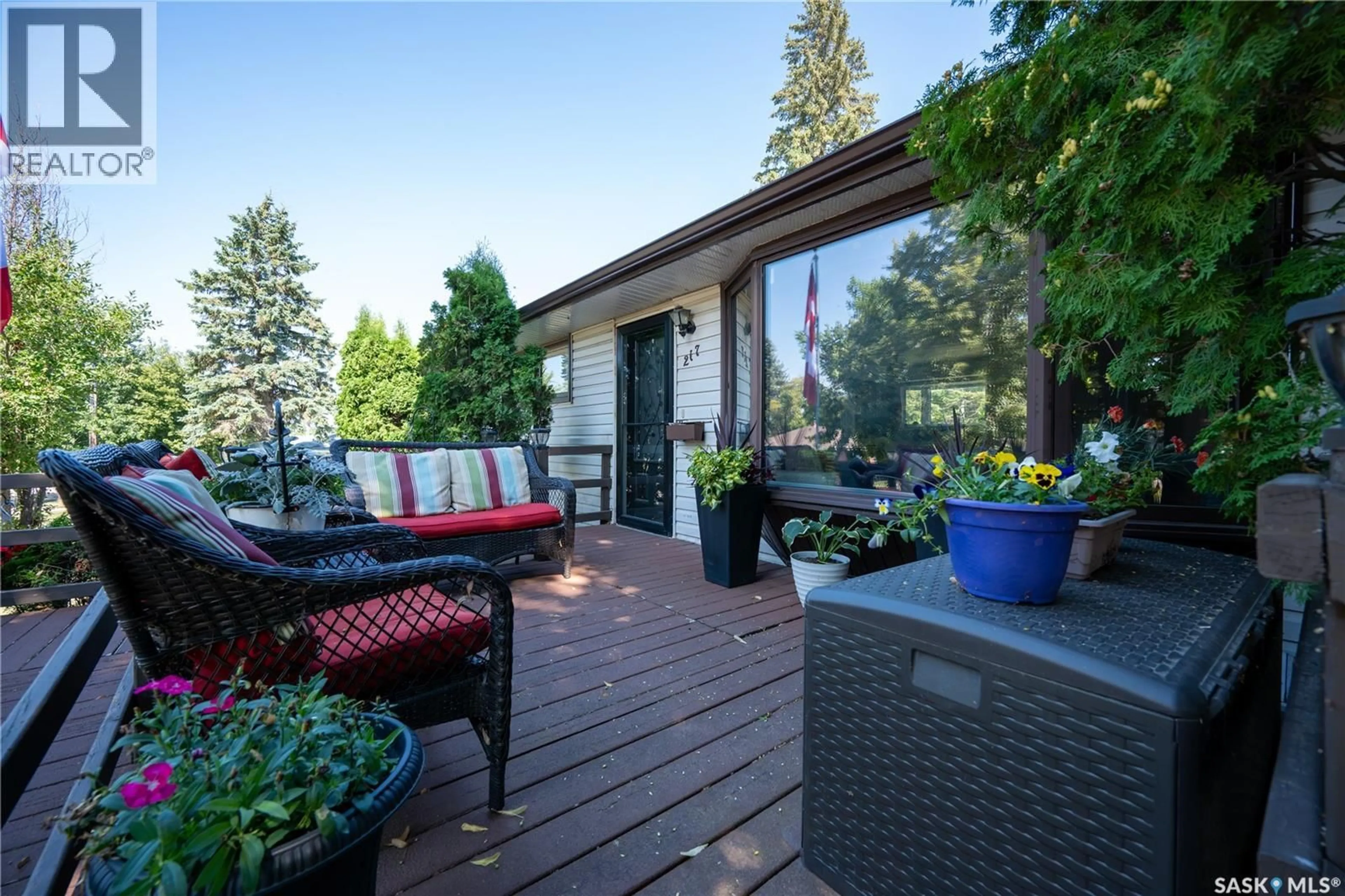 Patio, water/lake/river/ocean view for 217 FOURTH AVENUE, Yorkton Saskatchewan S3N1B7
