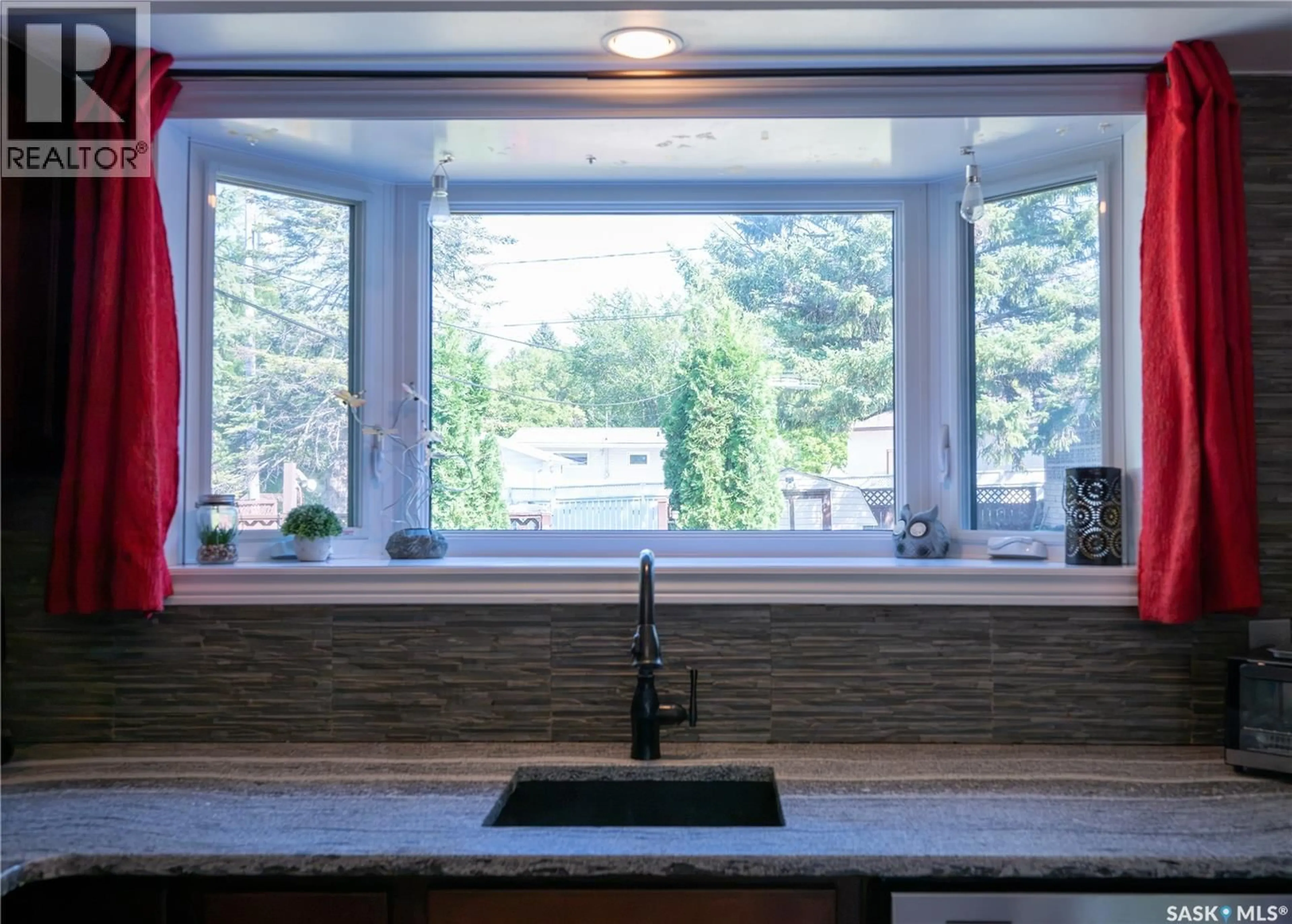 Contemporary kitchen, ceramic/tile floor for 217 FOURTH AVENUE, Yorkton Saskatchewan S3N1B7