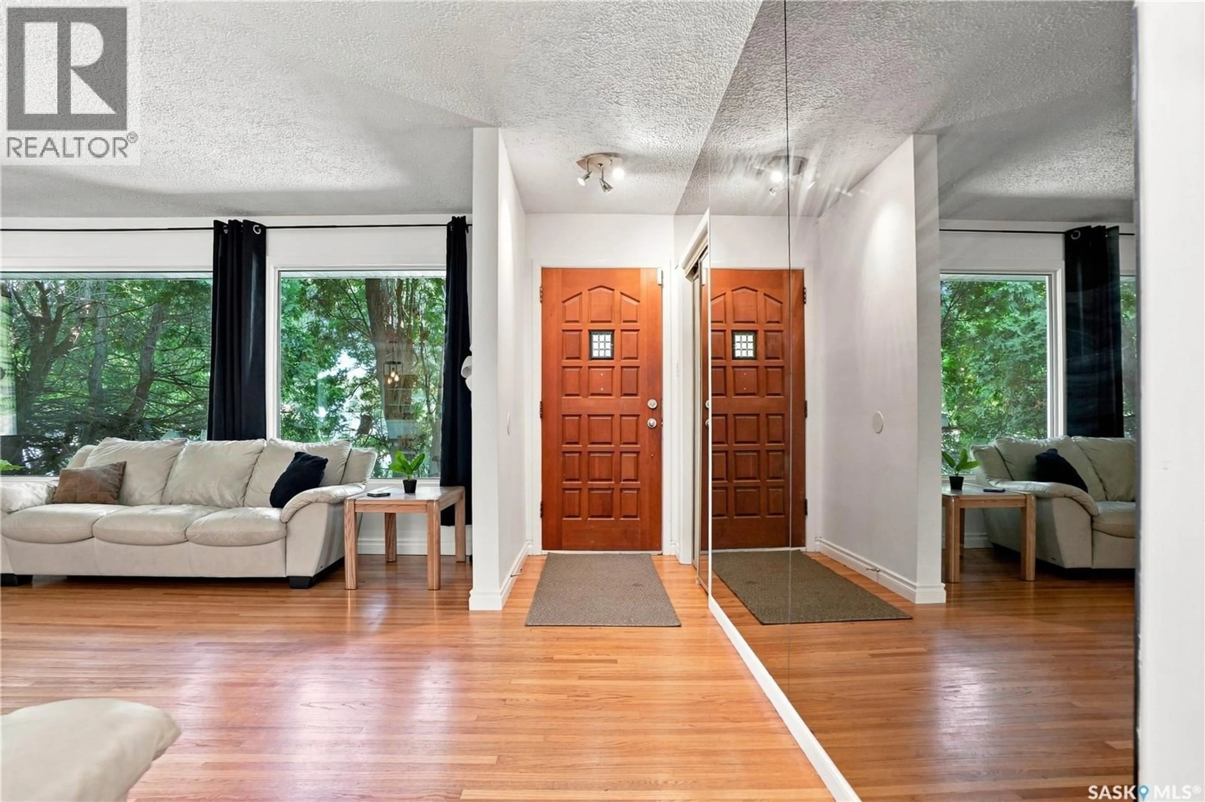 Indoor entryway for 74 MCASKILL CRESCENT, Saskatoon Saskatchewan S7J2P6