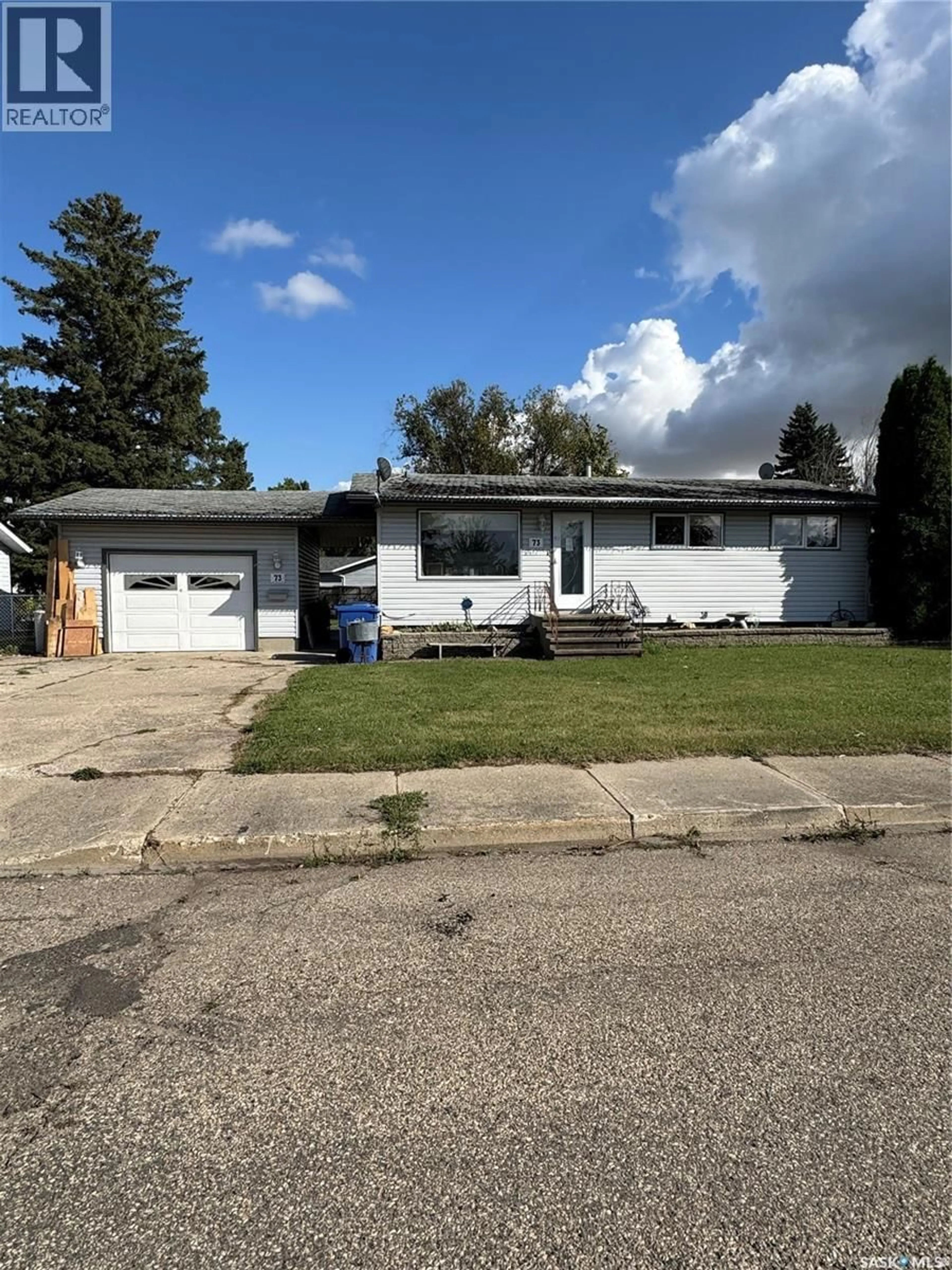 Home with vinyl exterior material, street for 73 CANWOOD CRESCENT, Yorkton Saskatchewan S3N2T8