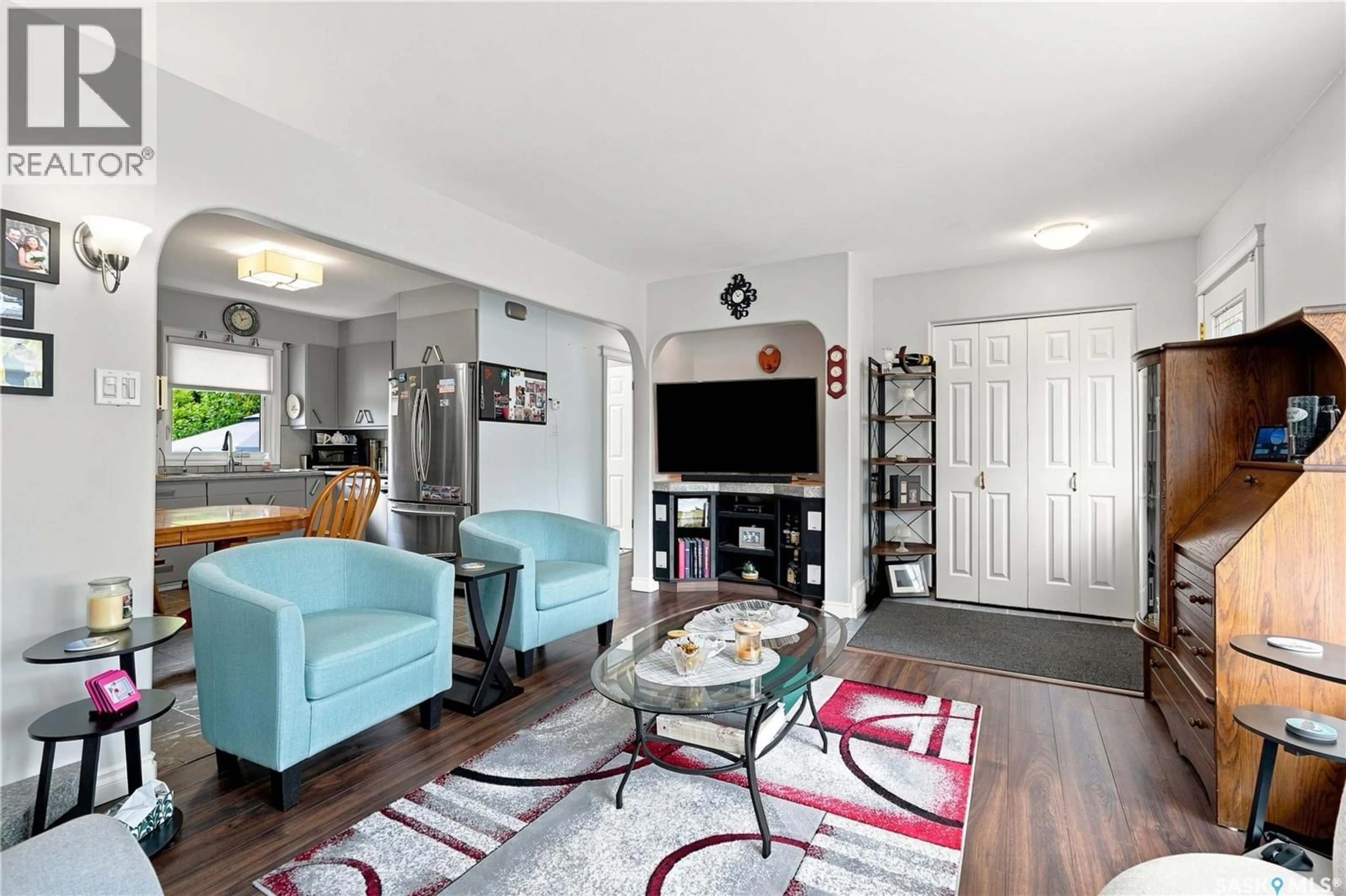 Living room with furniture, unknown for 1001 MAHONEY AVENUE, Saskatoon Saskatchewan S7L3Z2