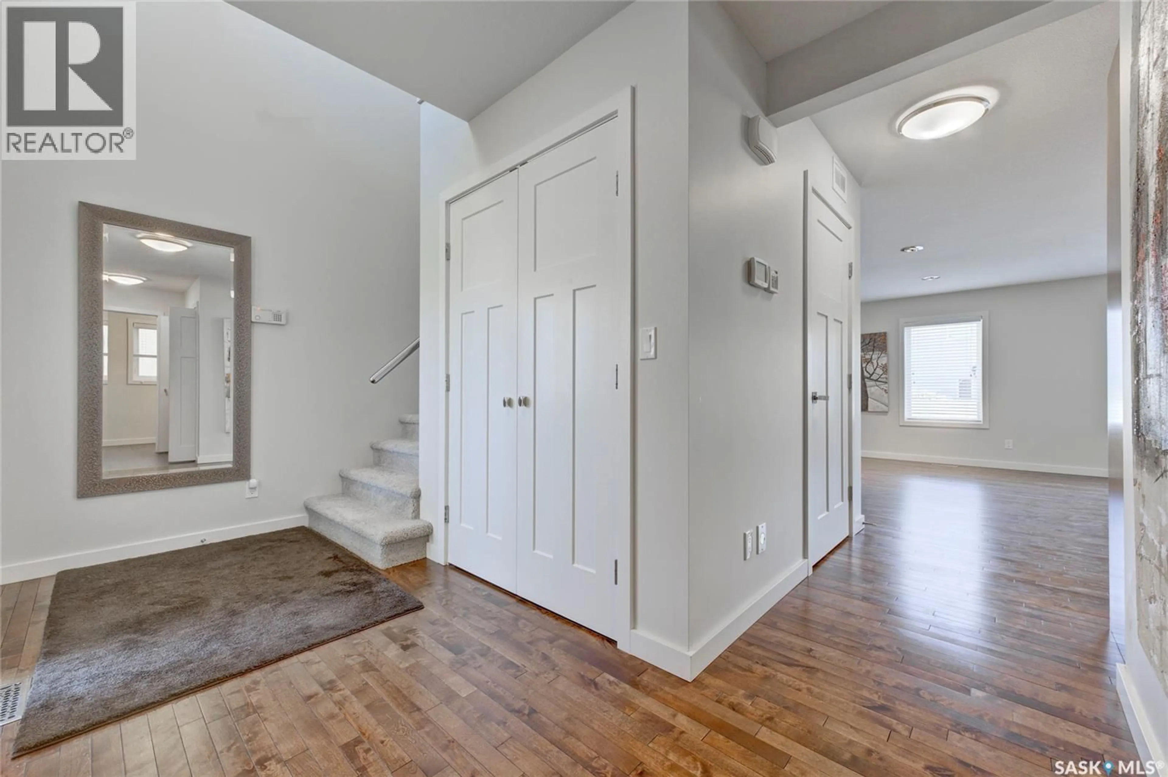 Indoor entryway for 1126 DENHAM RISE, Saskatoon Saskatchewan S7R0B2