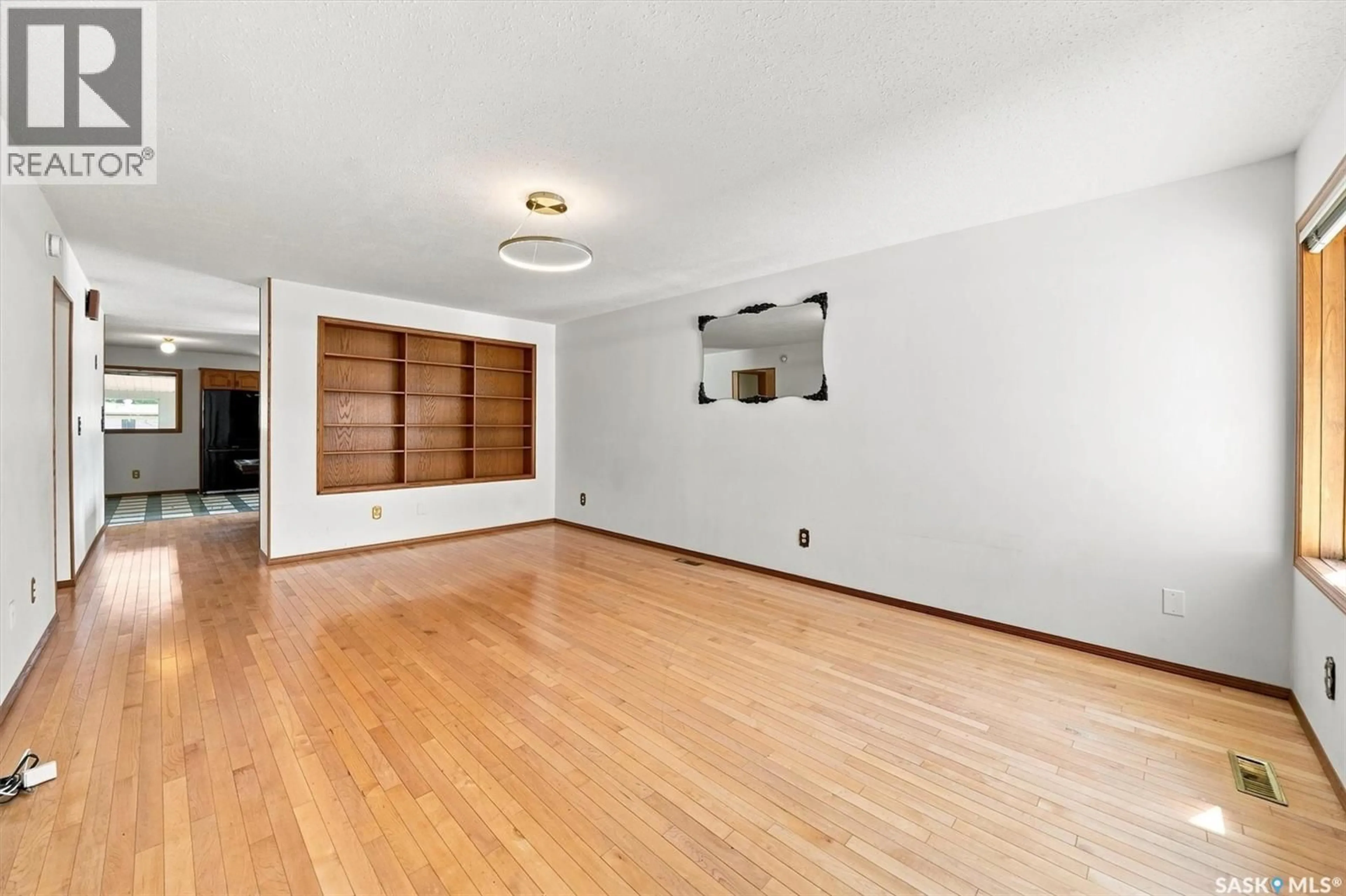 A pic of a room for 2227 HERMAN AVENUE, Saskatoon Saskatchewan S7M0N4