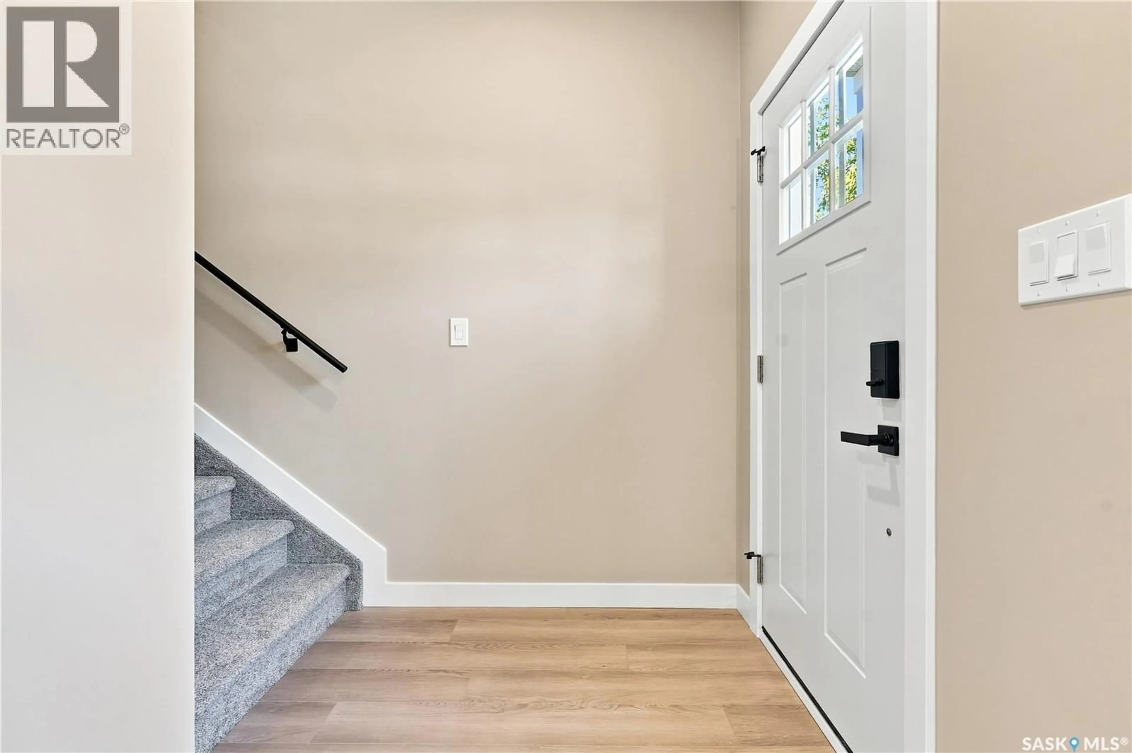 Indoor entryway for 1314 CONNAUGHT AVENUE, Moose Jaw Saskatchewan S6H7H6