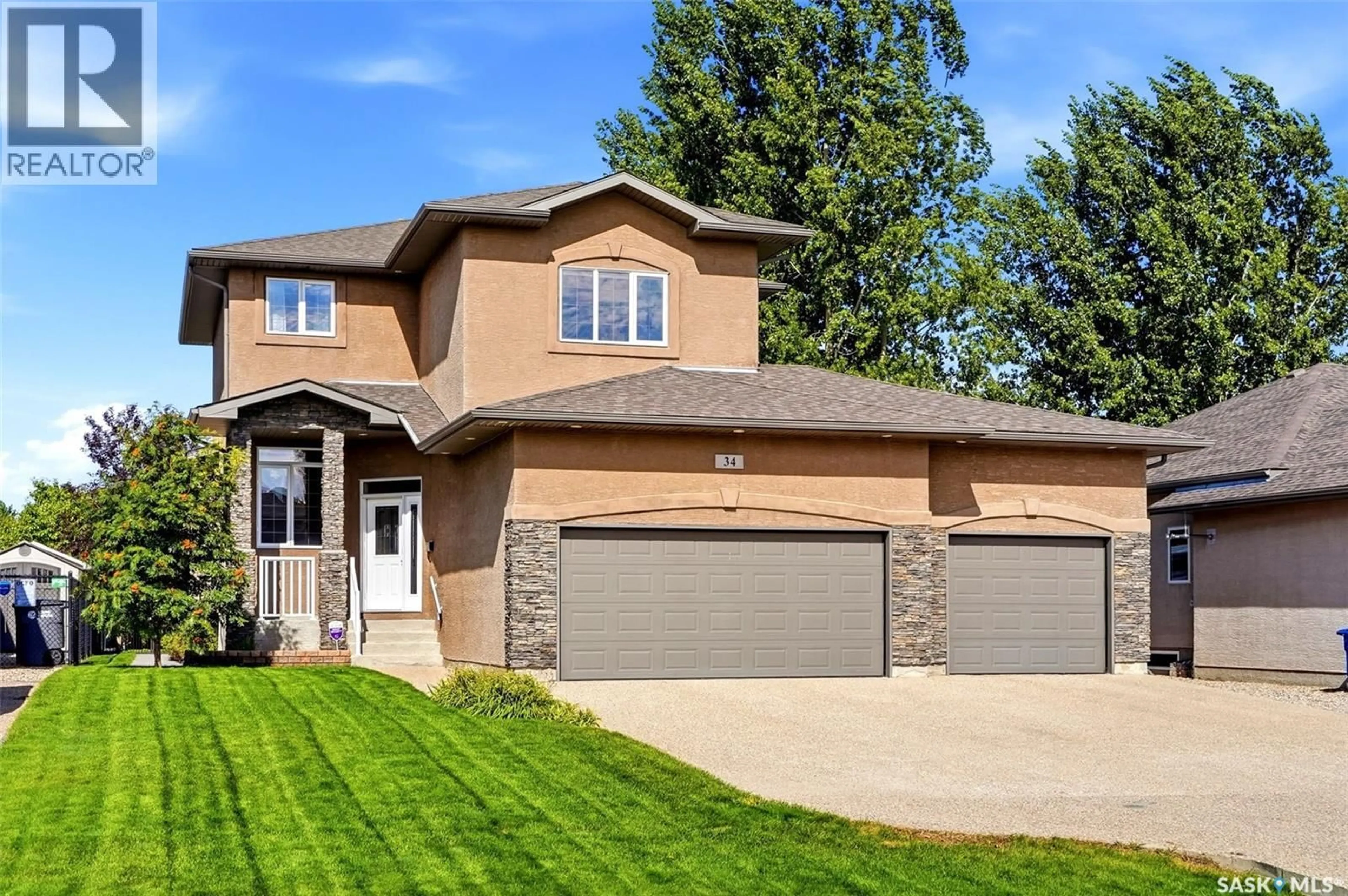 Home with vinyl exterior material, street for 34 FAIRWAY CRESCENT, White City Saskatchewan S4L0A7