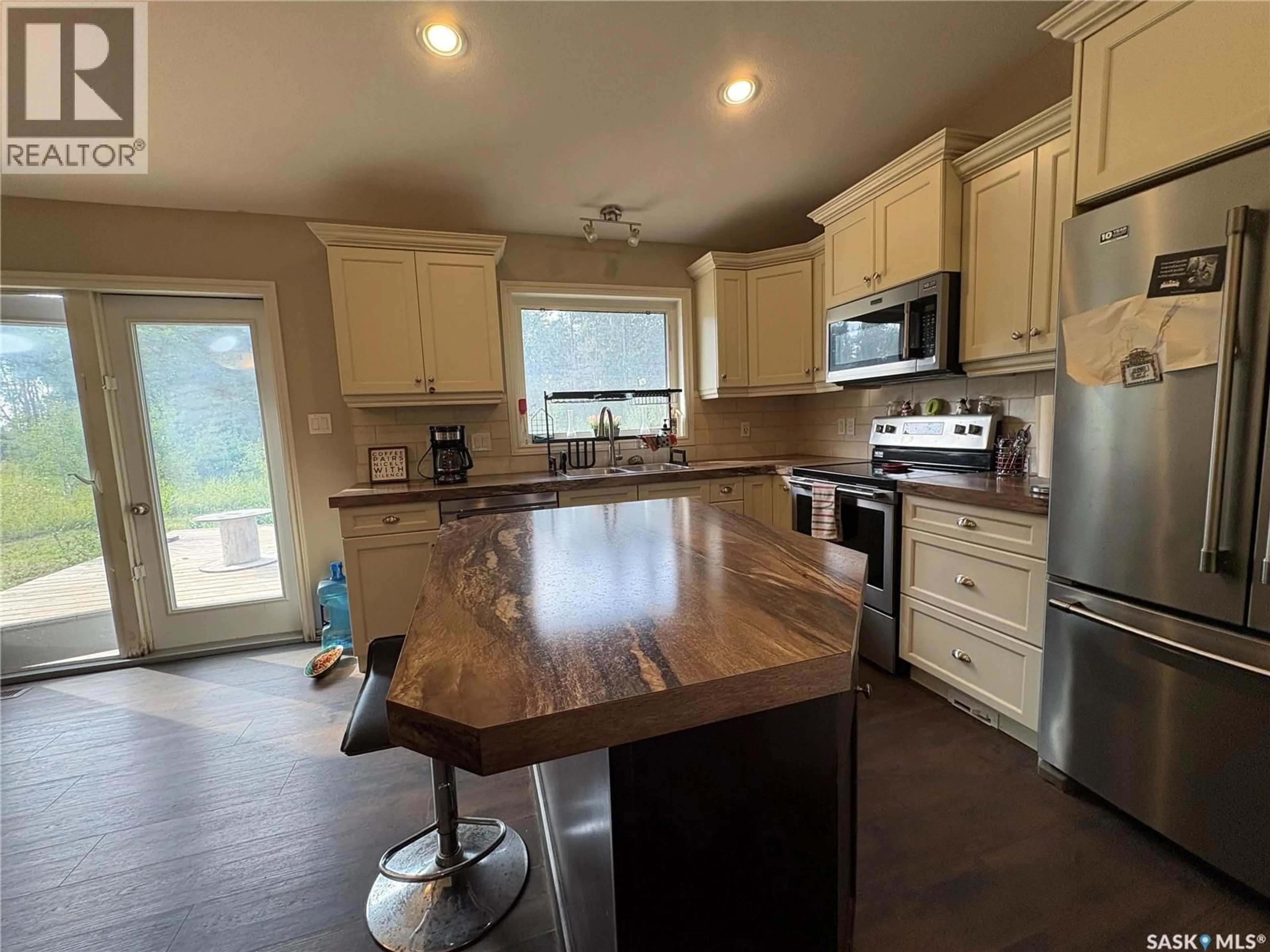 Open concept kitchen, unknown for Rm OF LIVINGSTONE ACREAGE, Livingston Rm No. 331 Saskatchewan S0A0B0