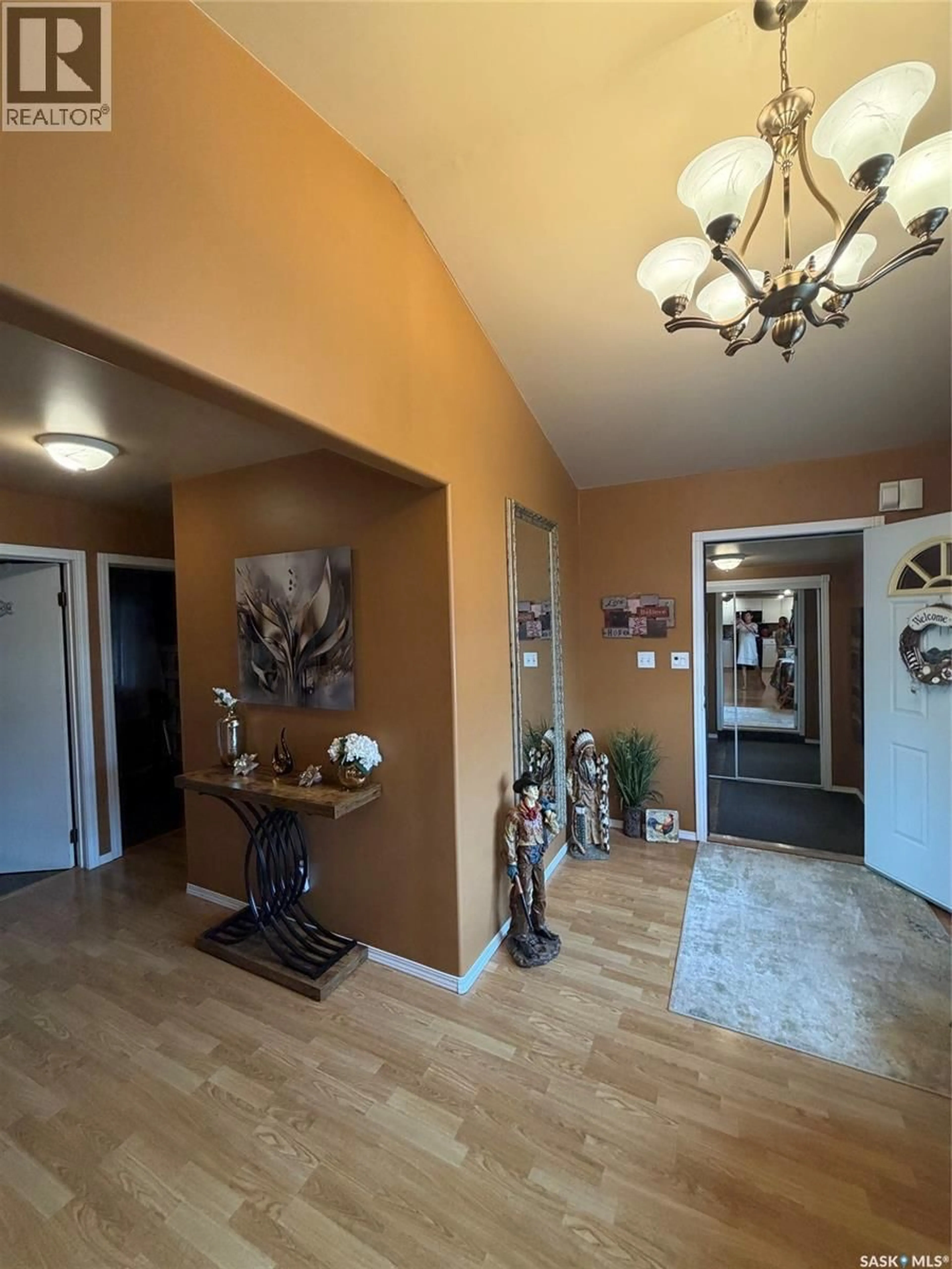 Indoor foyer for 1102 ALFRED STREET, Cochin Saskatchewan S0M0L0