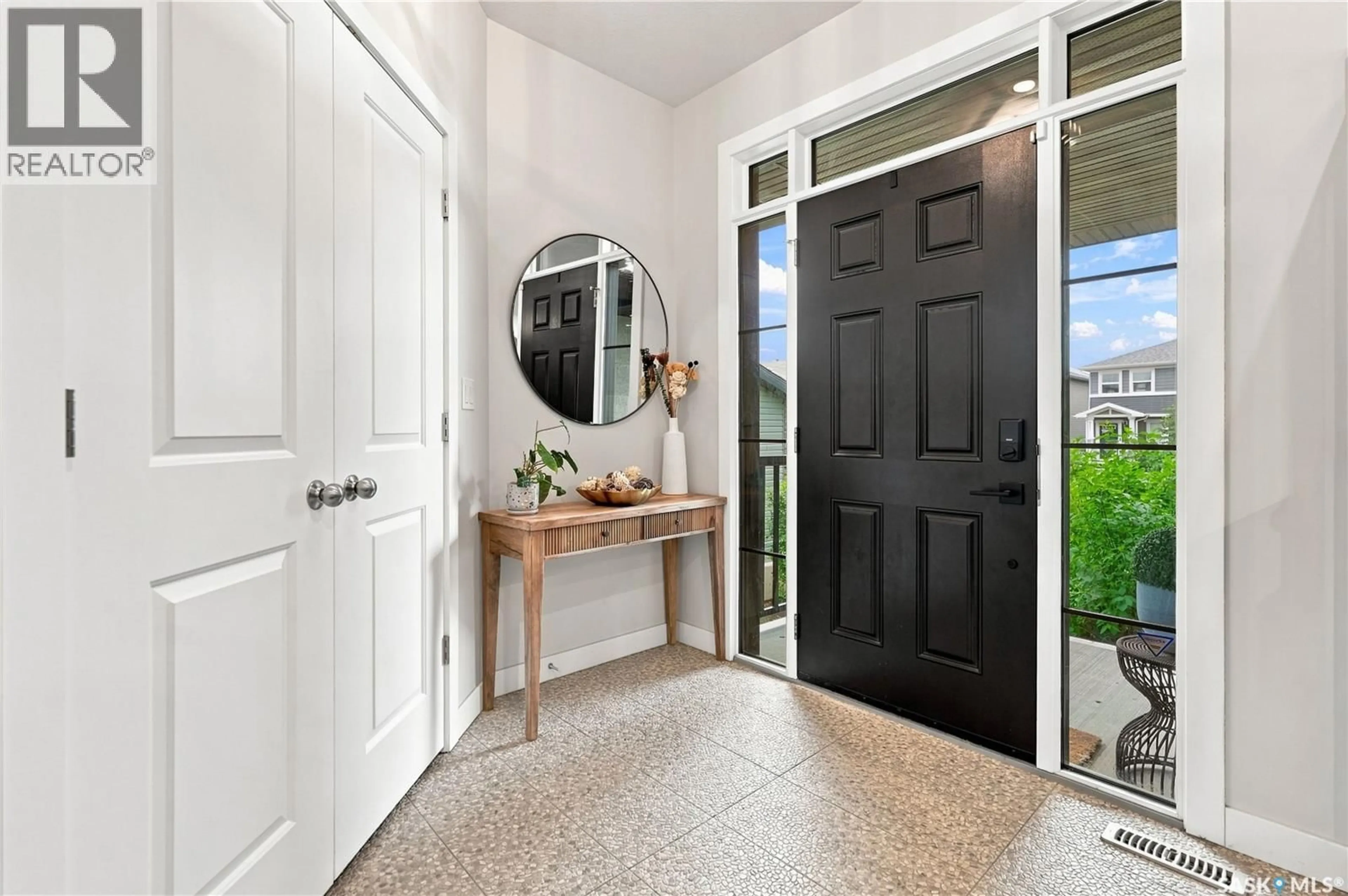 Indoor entryway for 4820 PRIMROSE GREEN DRIVE, Regina Saskatchewan S4V3S7