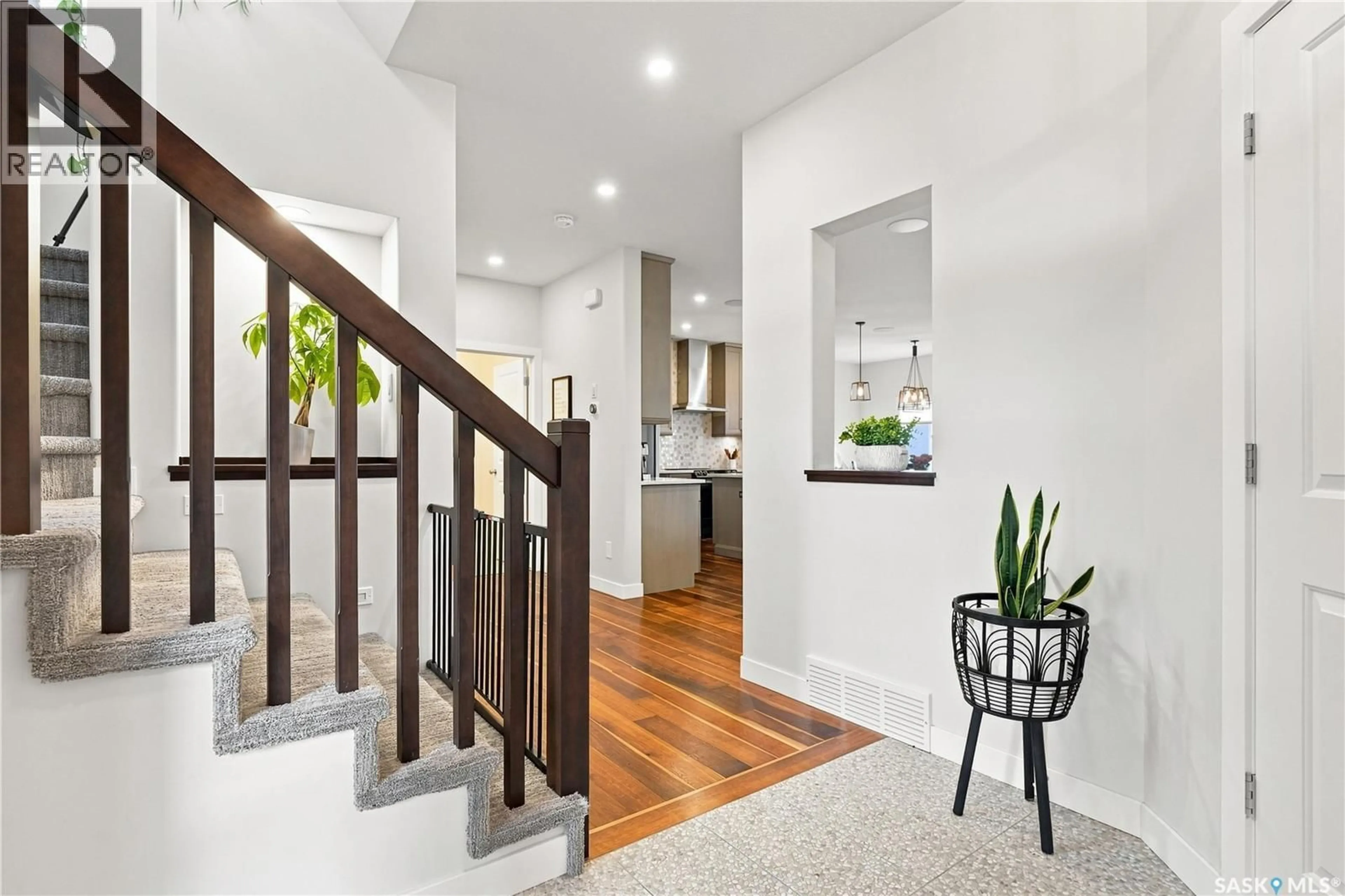 Indoor entryway for 4820 PRIMROSE GREEN DRIVE, Regina Saskatchewan S4V3S7