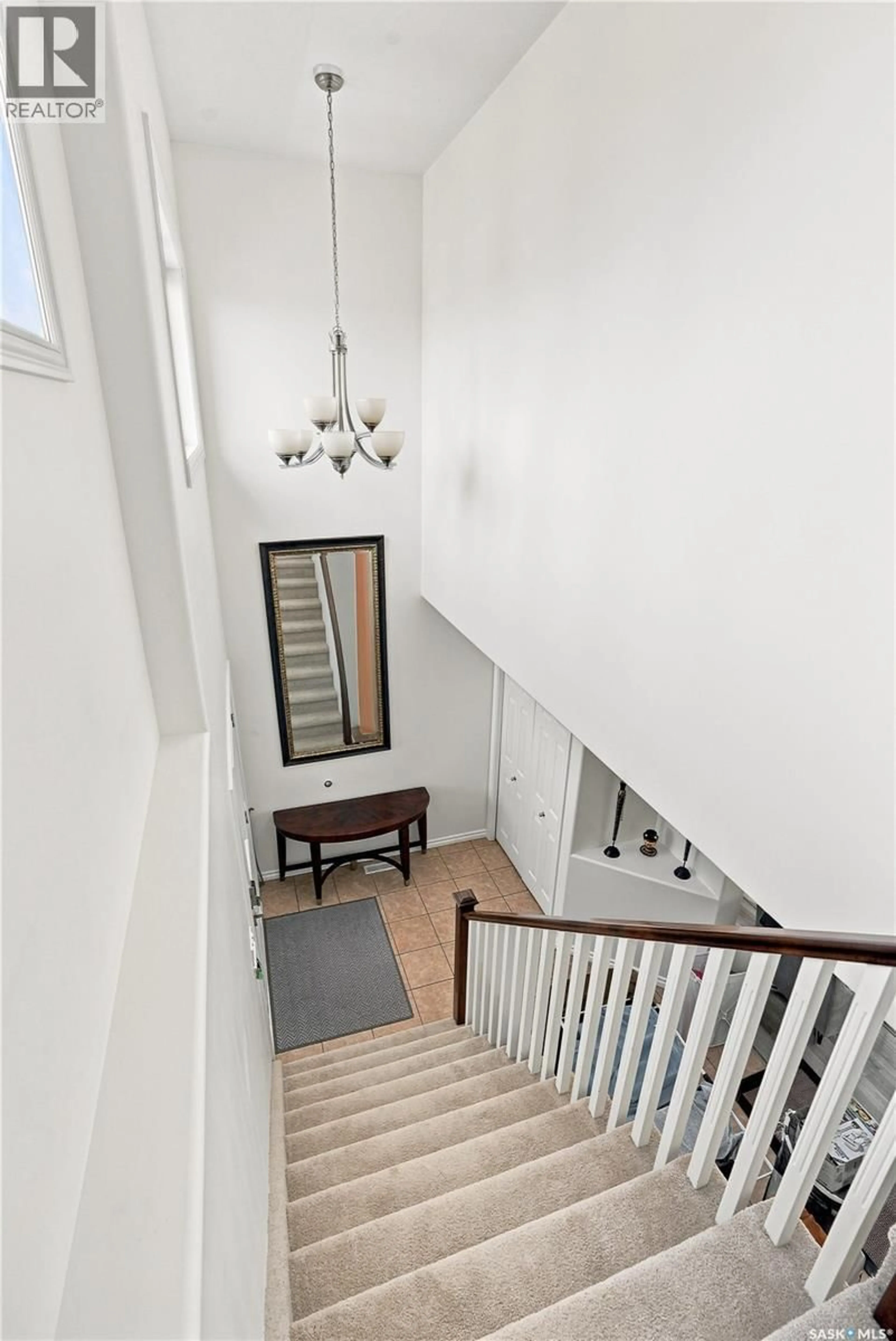 Indoor foyer for 114 LEVALLEY COVE, Saskatoon Saskatchewan S7T0H5