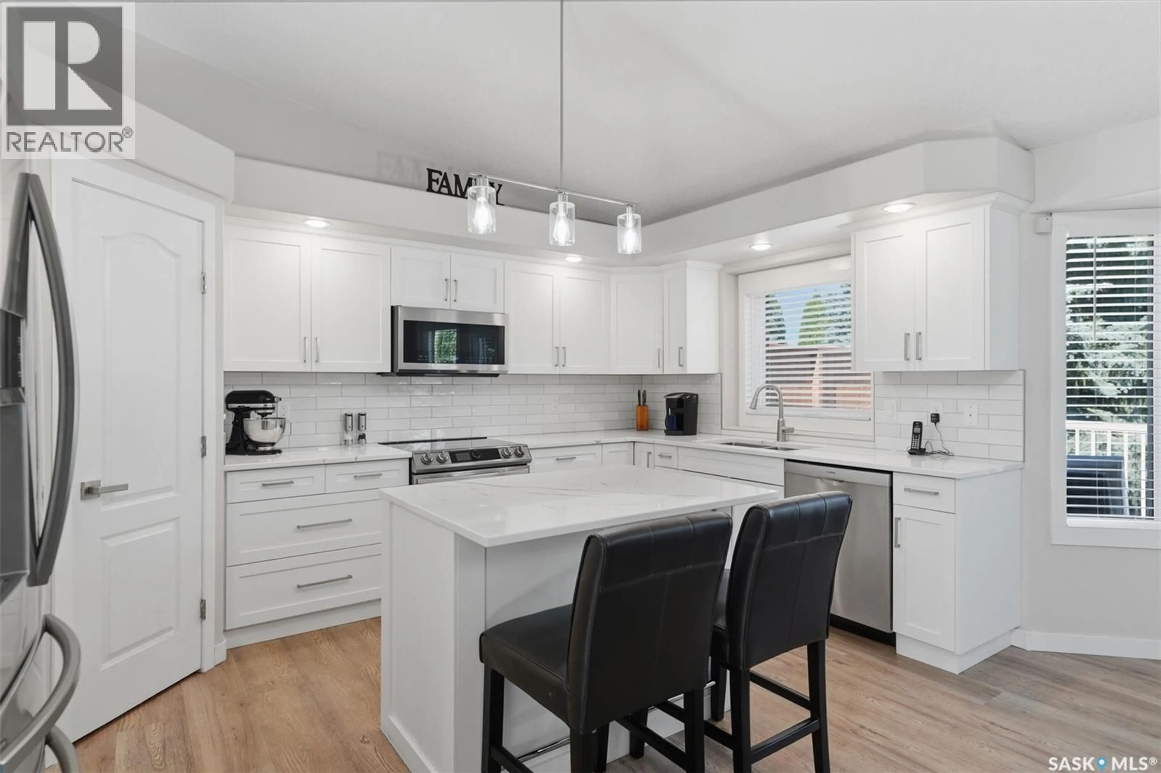 Open concept kitchen, ceramic/tile floor for 115 BRAESHIRE LANE, Saskatoon Saskatchewan S7V1A1