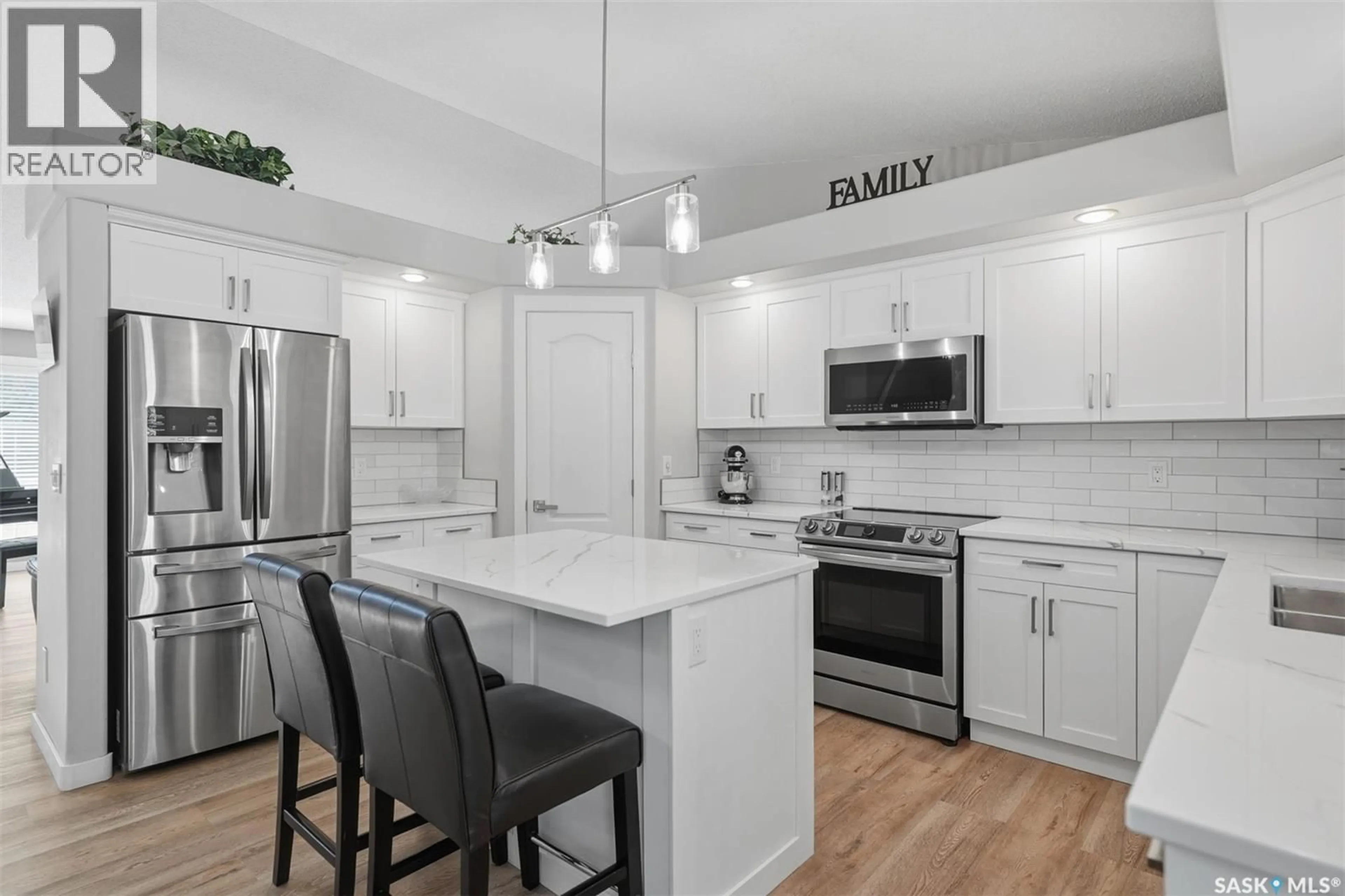 Open concept kitchen, ceramic/tile floor for 115 BRAESHIRE LANE, Saskatoon Saskatchewan S7V1A1