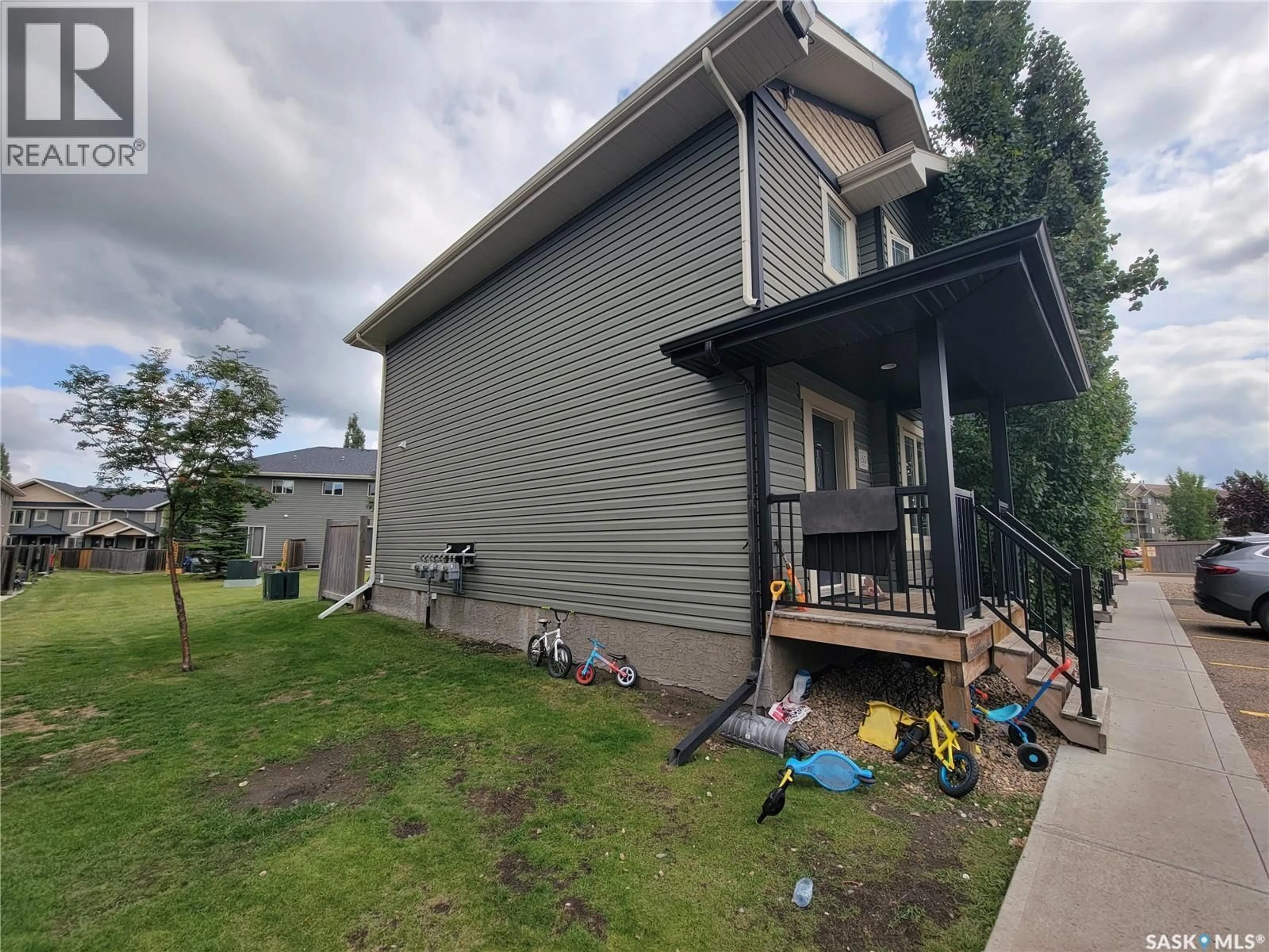 A pic from outside/outdoor area/front of a property/back of a property/a pic from drone, building for 53 - 1809 47 AVENUE, Lloydminster Saskatchewan S9V1W3