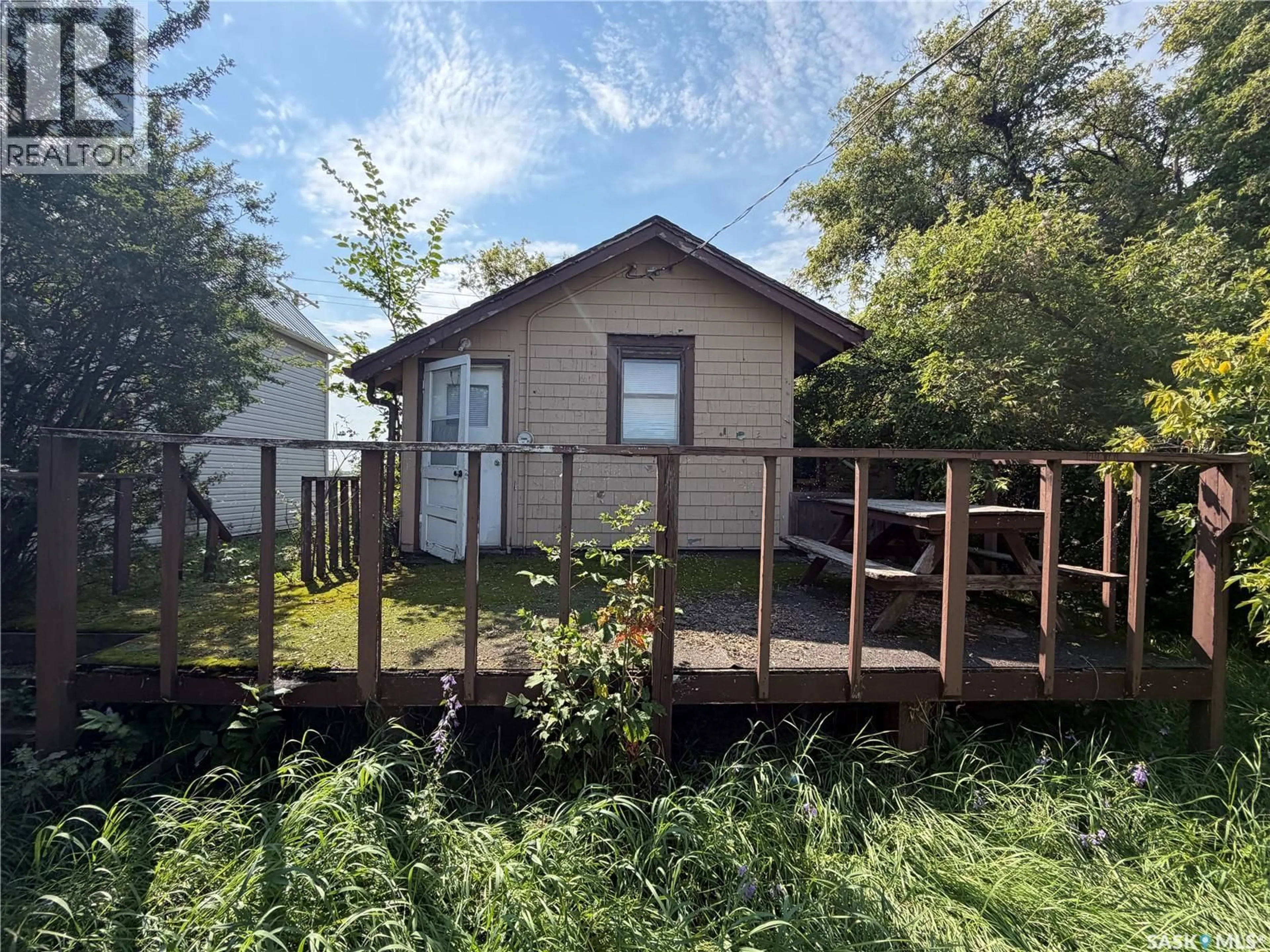 A pic from outside/outdoor area/front of a property/back of a property/a pic from drone, unknown for 109 1ST AVENUE, Young Saskatchewan S0K4Y0
