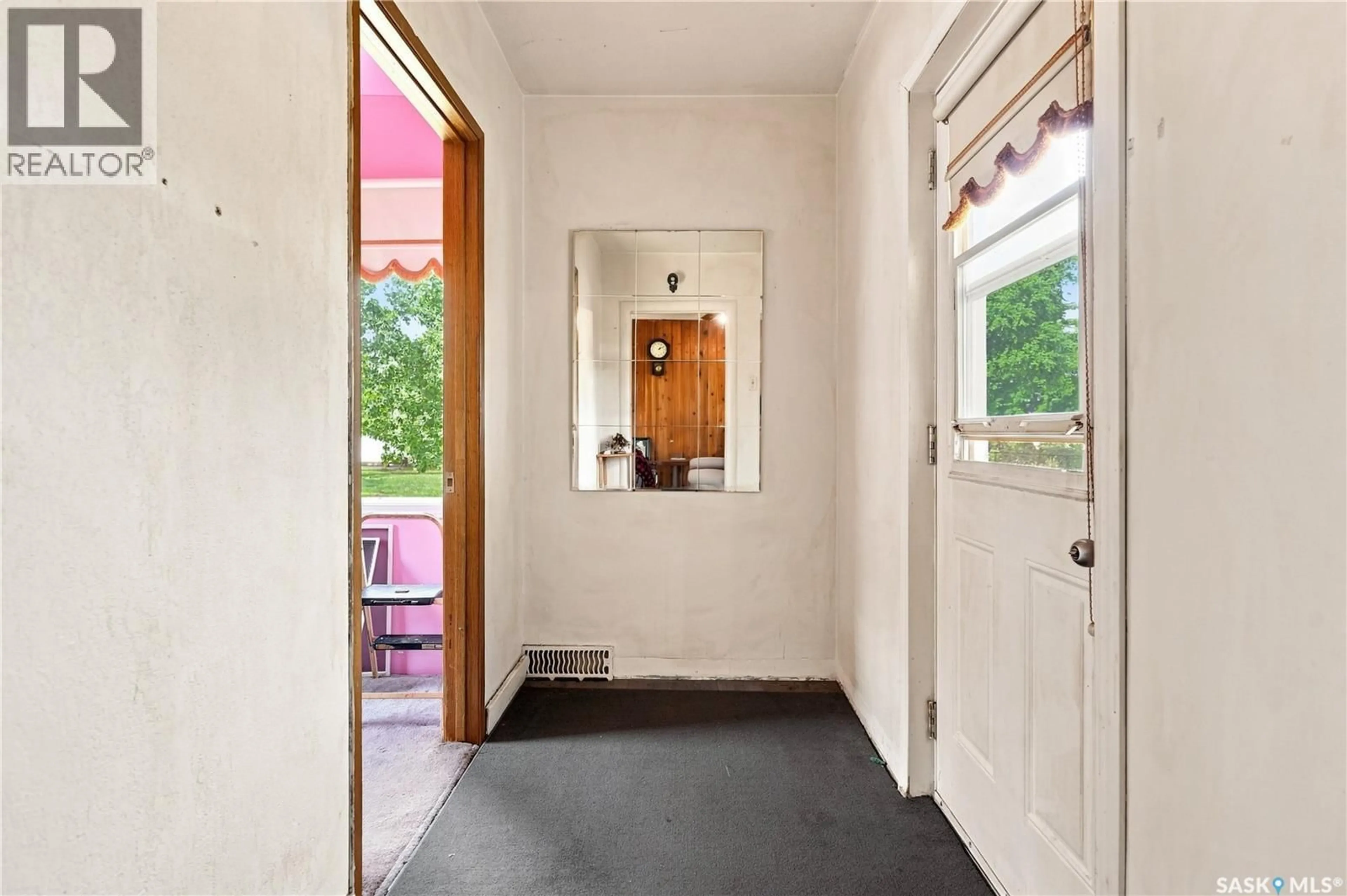 Indoor entryway for 117 VICTORIA STREET, Mortlach Saskatchewan S0H3E0