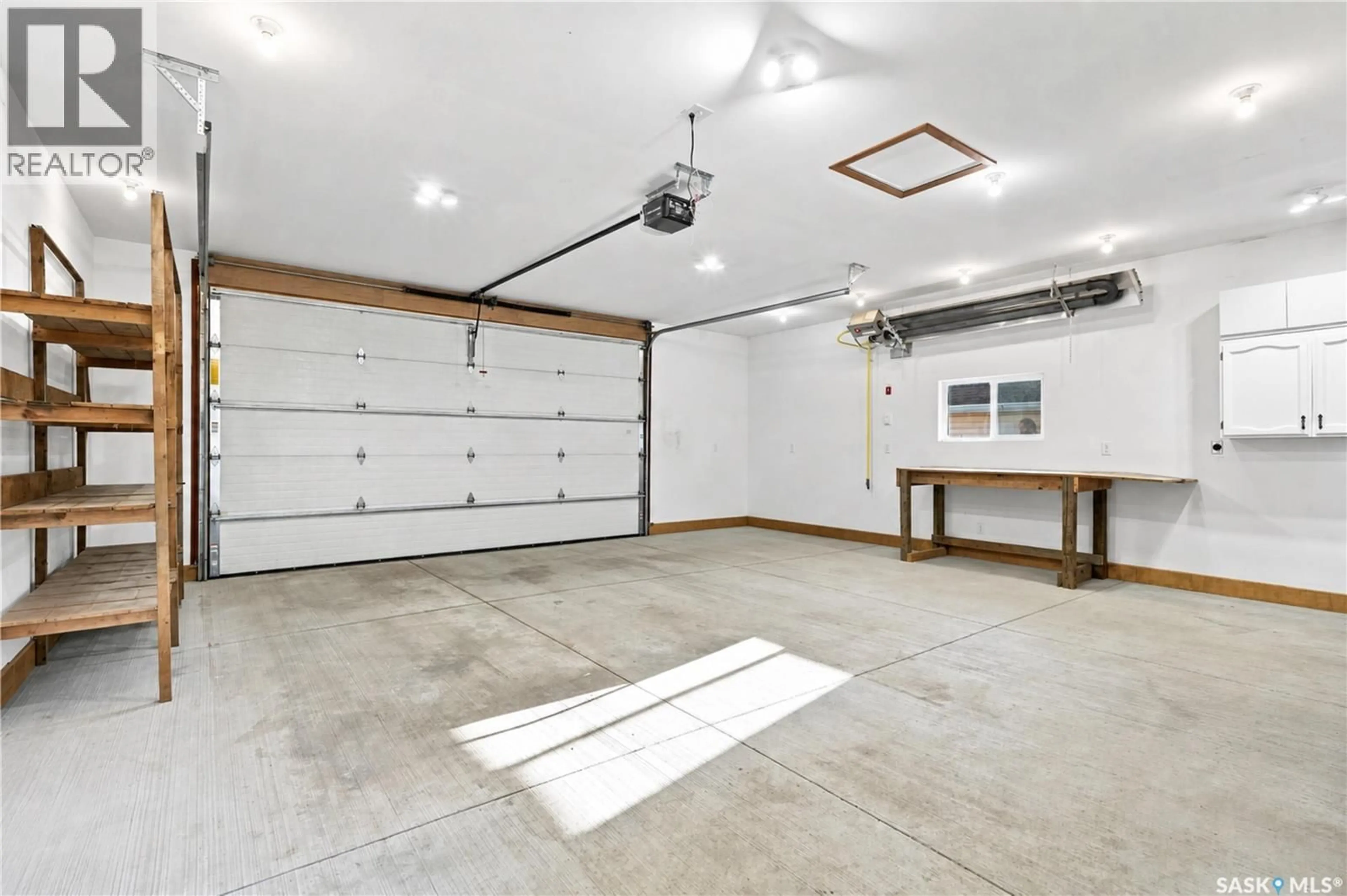 Indoor garage for 131 112TH STREET, Saskatoon Saskatchewan S7N1V1