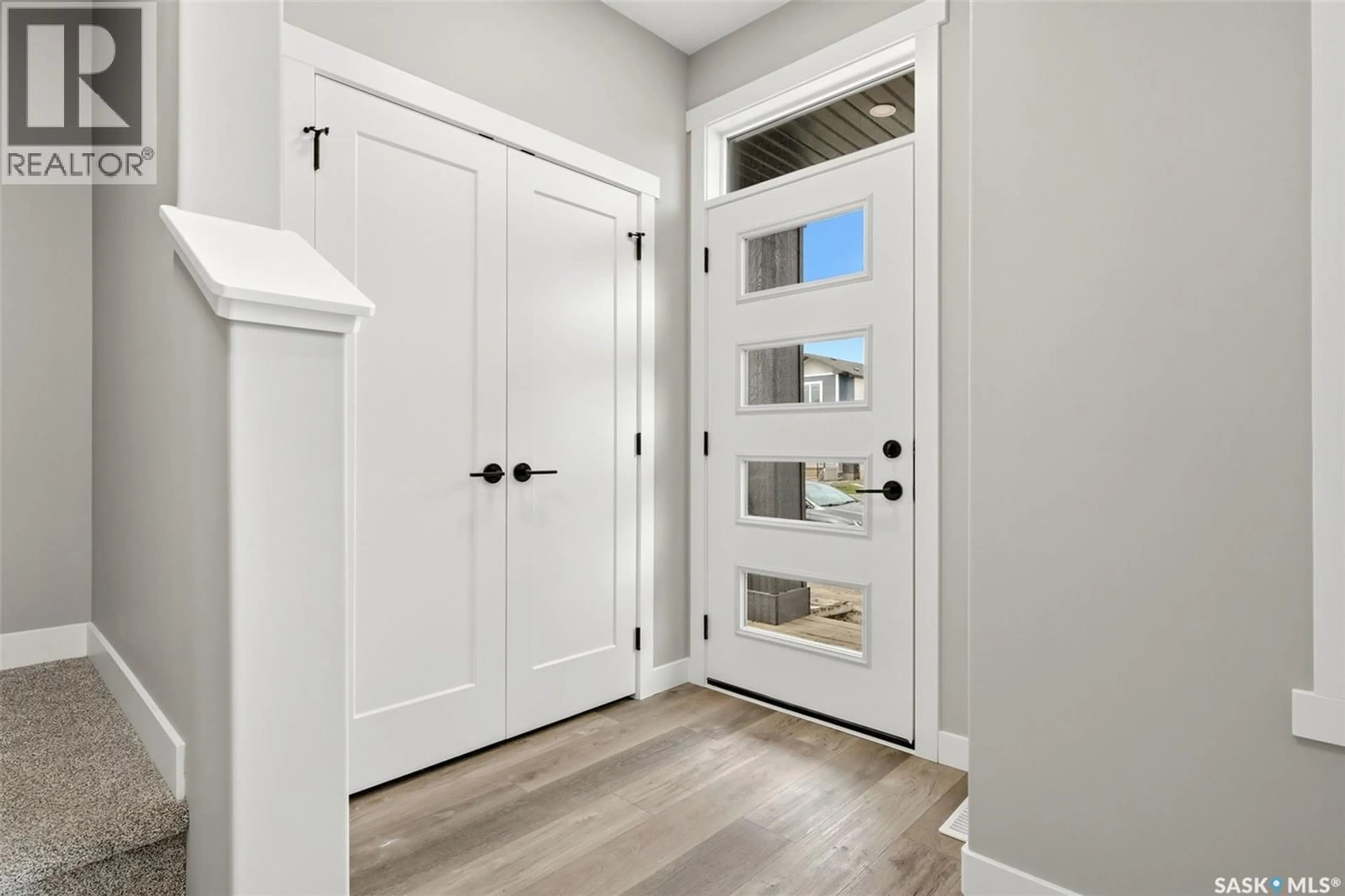 Indoor entryway for E - 4505 ARENS ROAD, Regina Saskatchewan S4V4E9