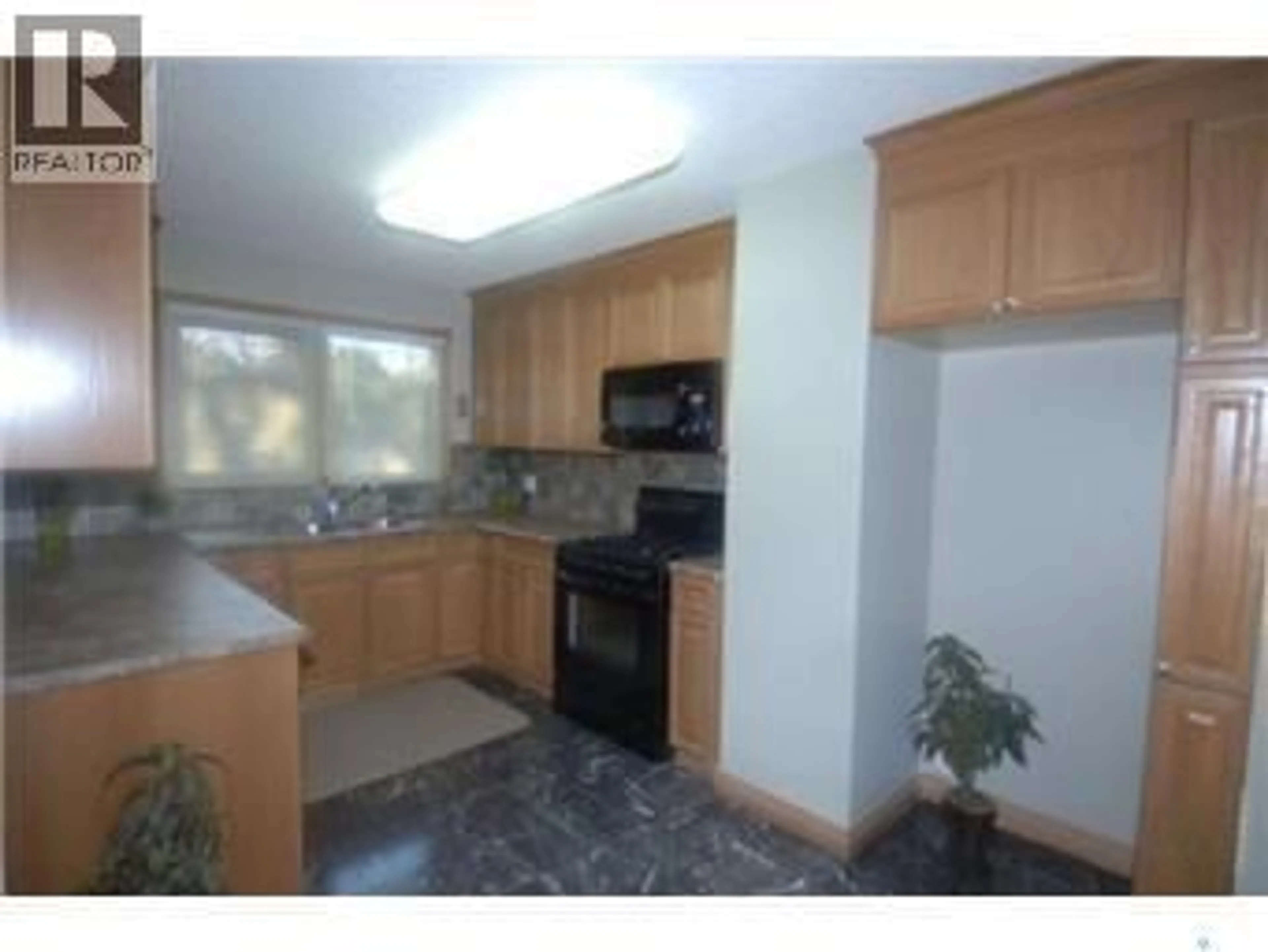 Standard kitchen, unknown for 2018 MORGAN AVENUE, Saskatoon Saskatchewan S7J2E1