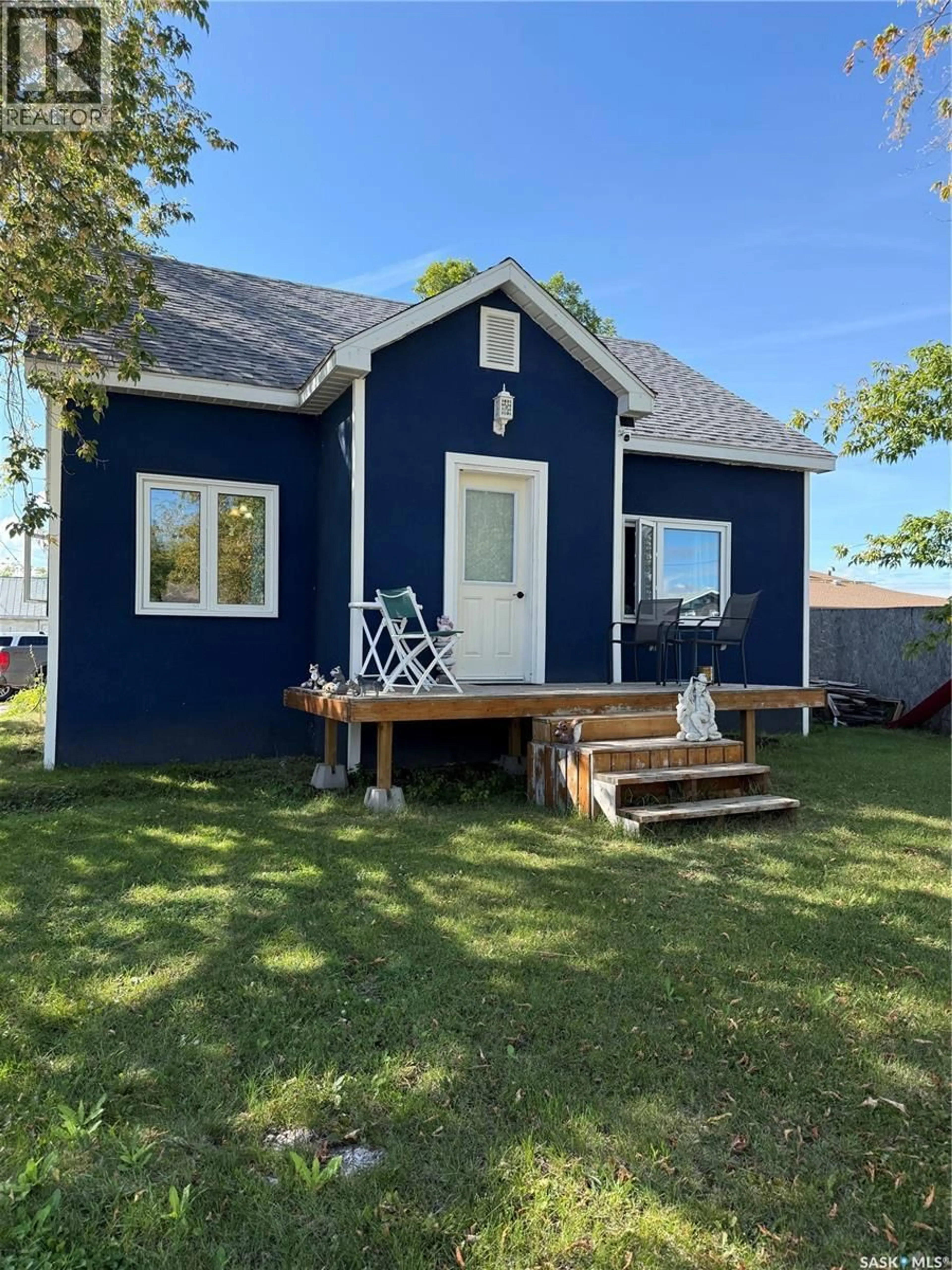 Home with vinyl exterior material, unknown for 1102 1ST STREET, Carrot River Saskatchewan S0E0L0
