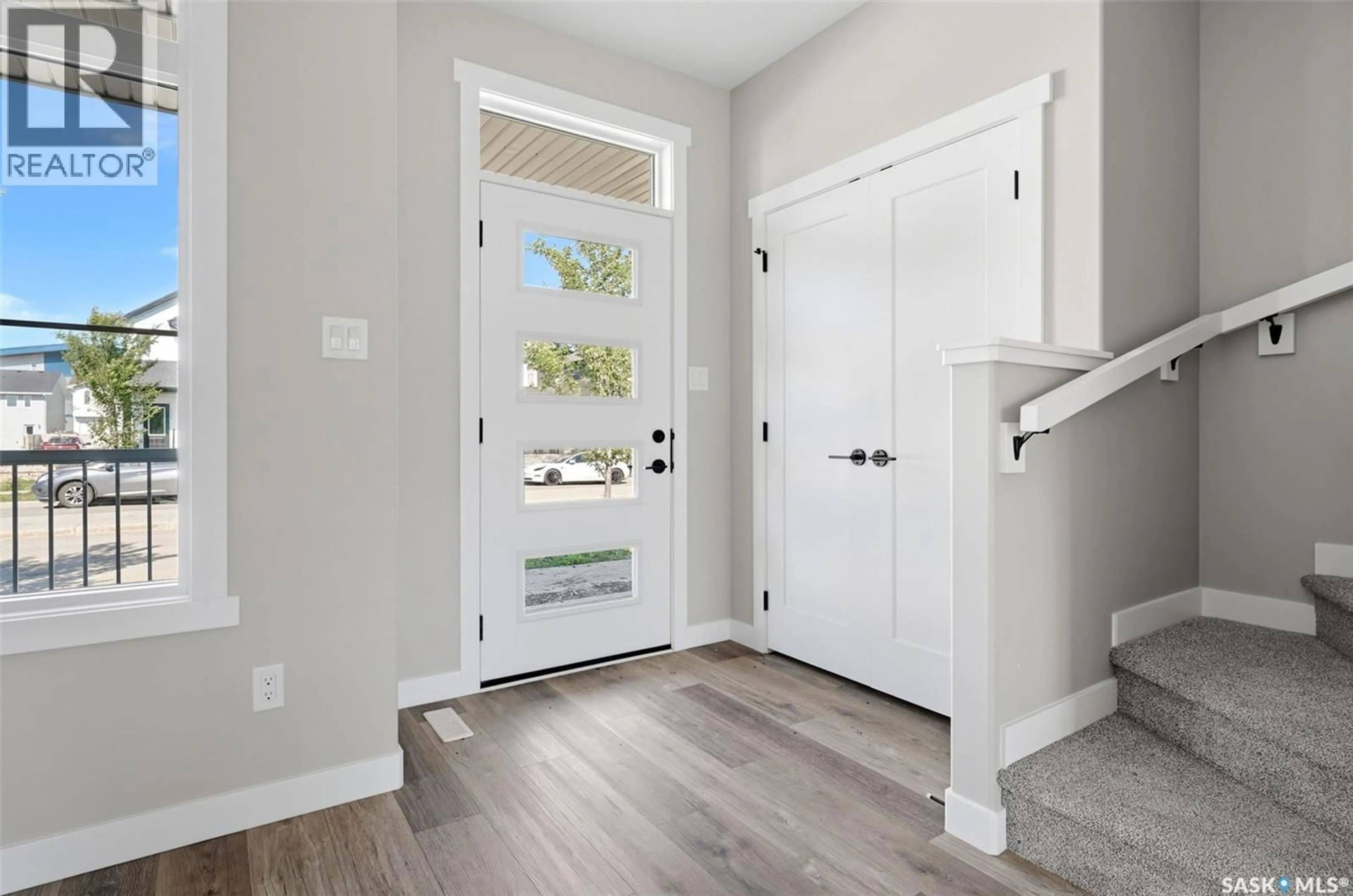Indoor entryway for E - 4605 ARENS ROAD, Regina Saskatchewan S4V4E9