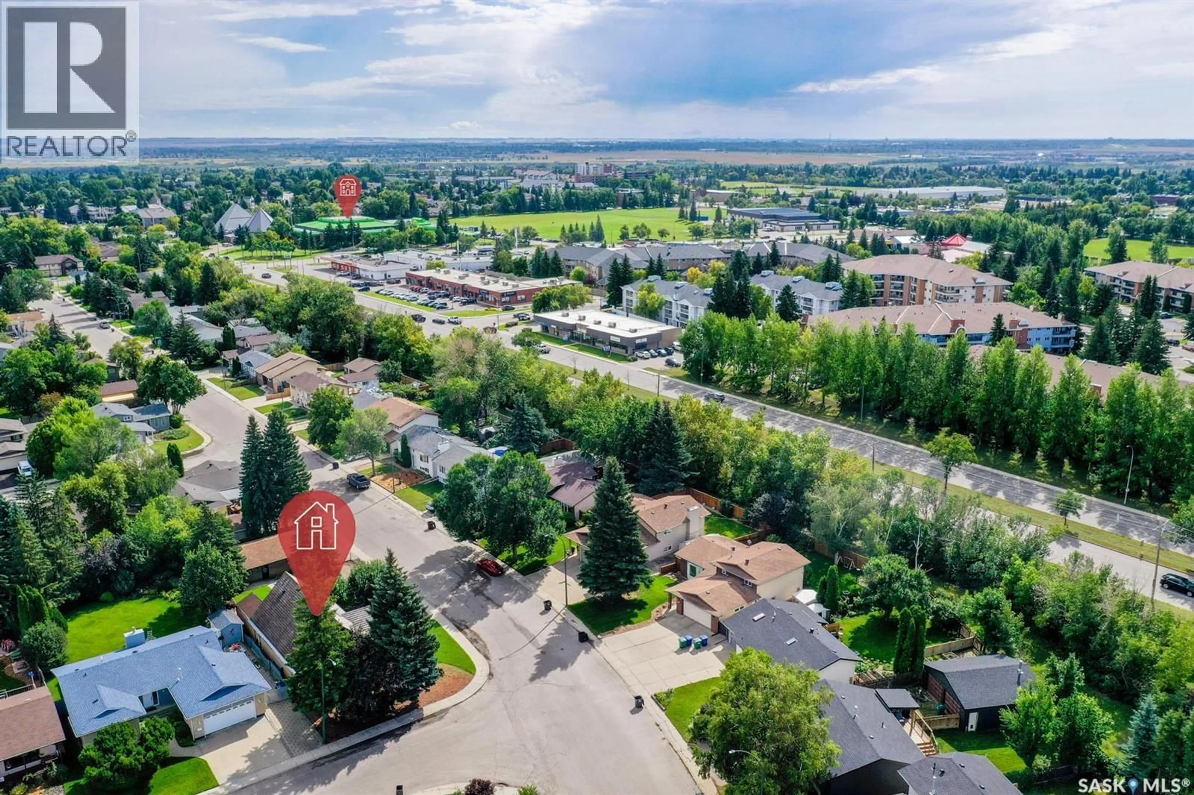 A pic from outside/outdoor area/front of a property/back of a property/a pic from drone, street for 202 NORDSTRUM COURT, Saskatoon Saskatchewan S7K6R7