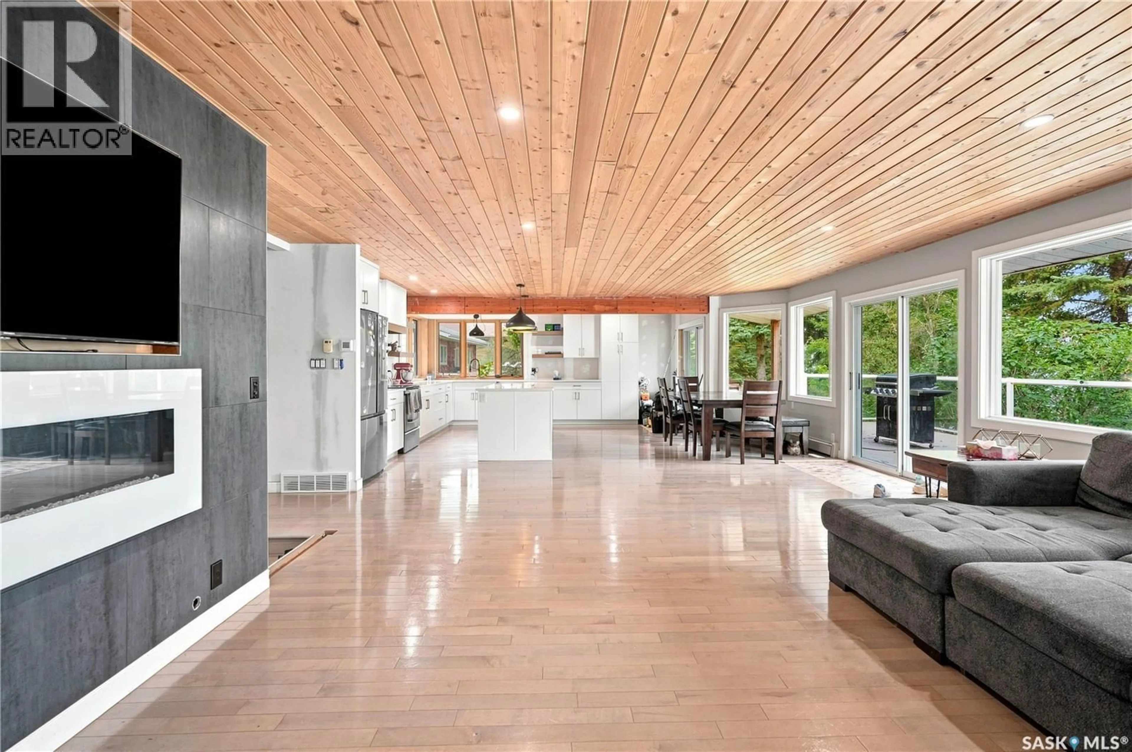 Indoor foyer for 19 MAWSON DRIVE, Shields Saskatchewan S7C0A1