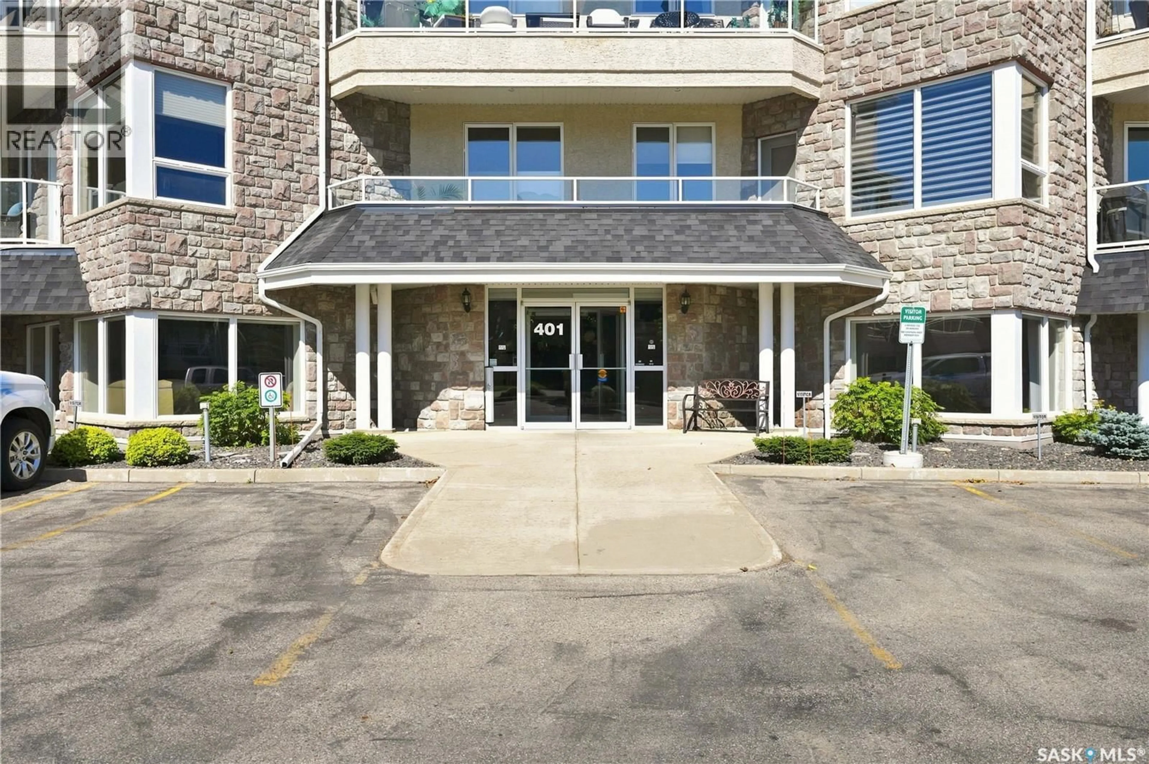 Indoor foyer for 401 - 311 CARTWRIGHT STREET, Saskatoon Saskatchewan S7T0B3