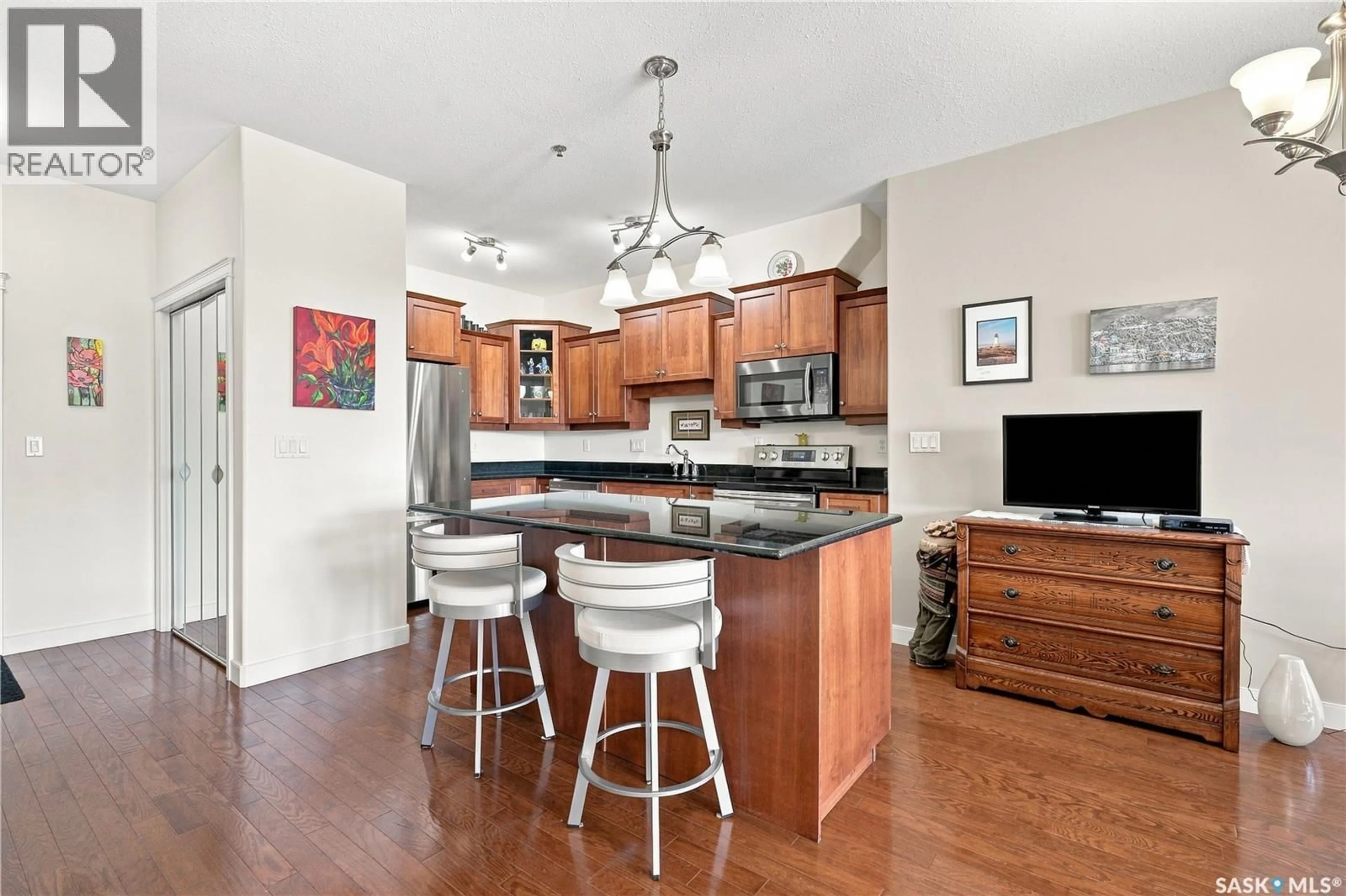Open concept kitchen, unknown for 401 - 311 CARTWRIGHT STREET, Saskatoon Saskatchewan S7T0B3
