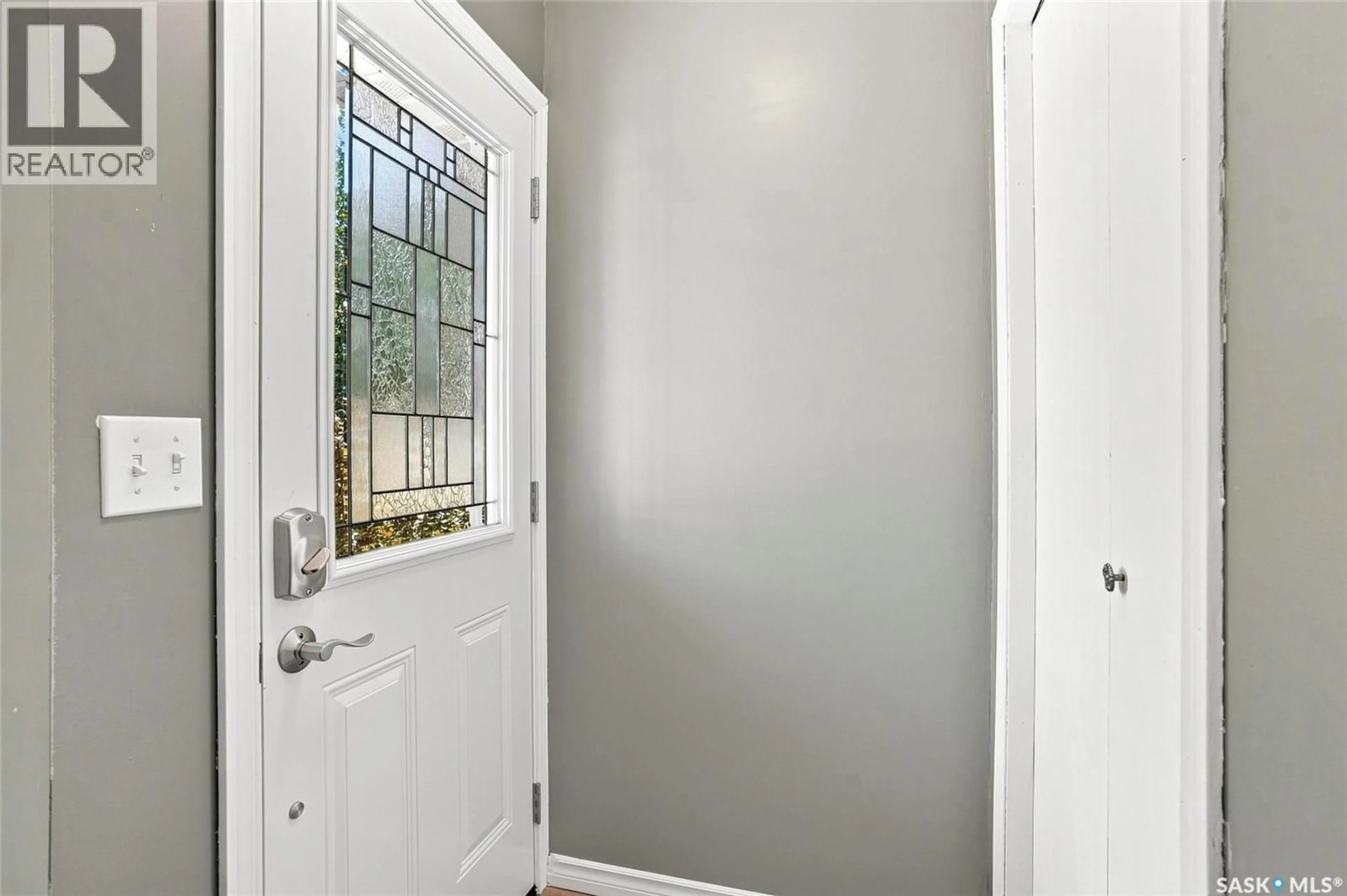 Indoor entryway for 742 KLASSEN BAY, Martensville Saskatchewan S0K2T2