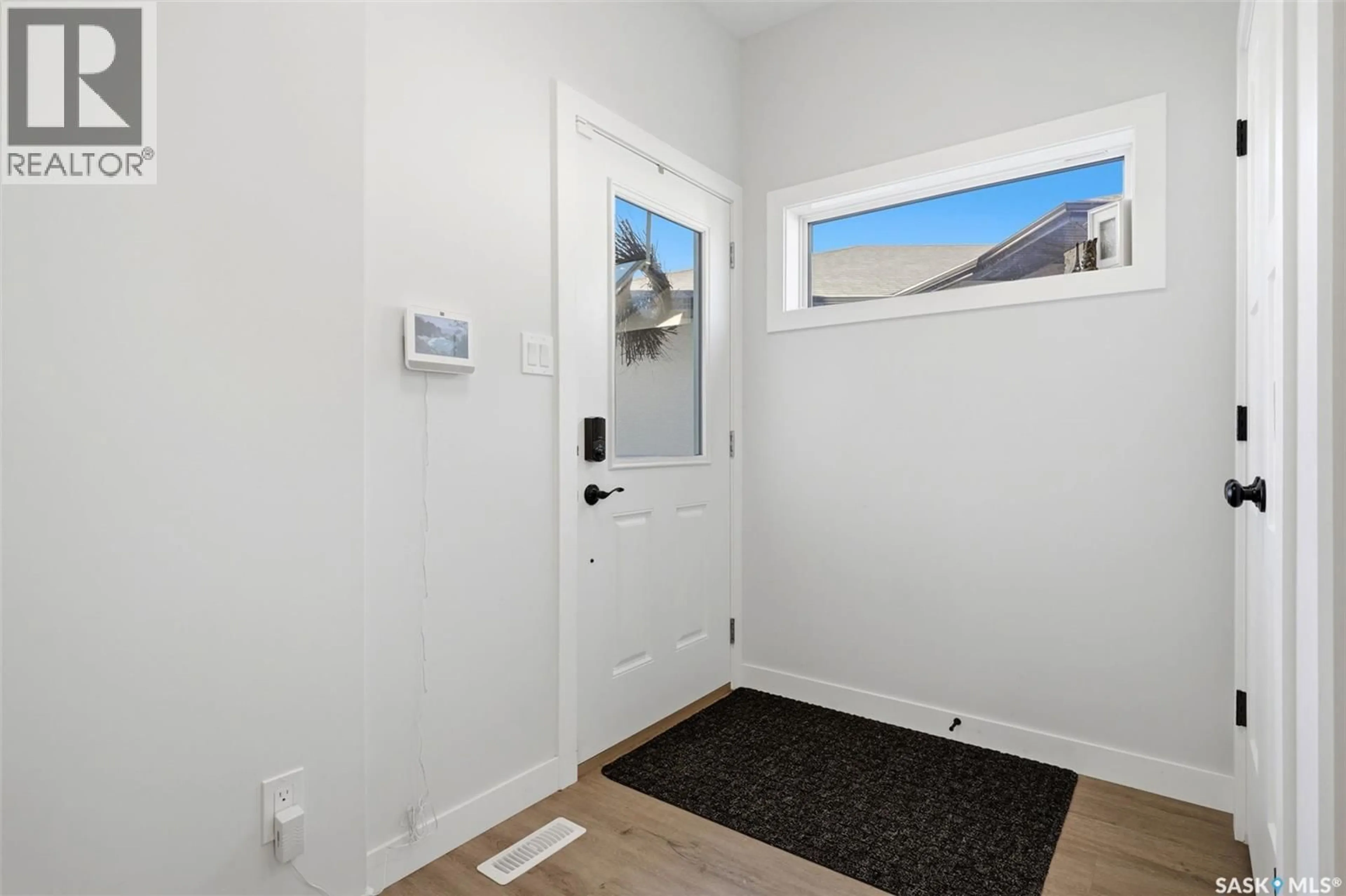 Indoor entryway for 34 MACKENZIE CRESCENT, Pilot Butte Saskatchewan S0G0Z0