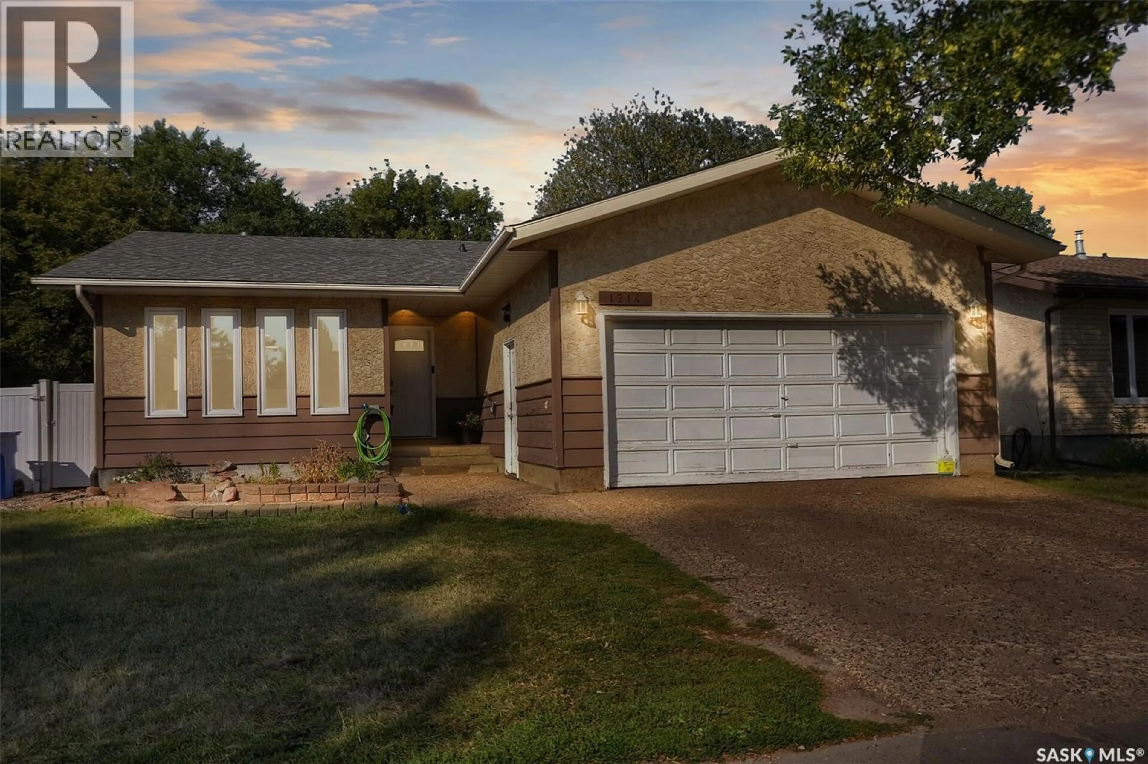 Home with vinyl exterior material, street for 1214 DEVONSHIRE DRIVE, Regina Saskatchewan S4X3E1