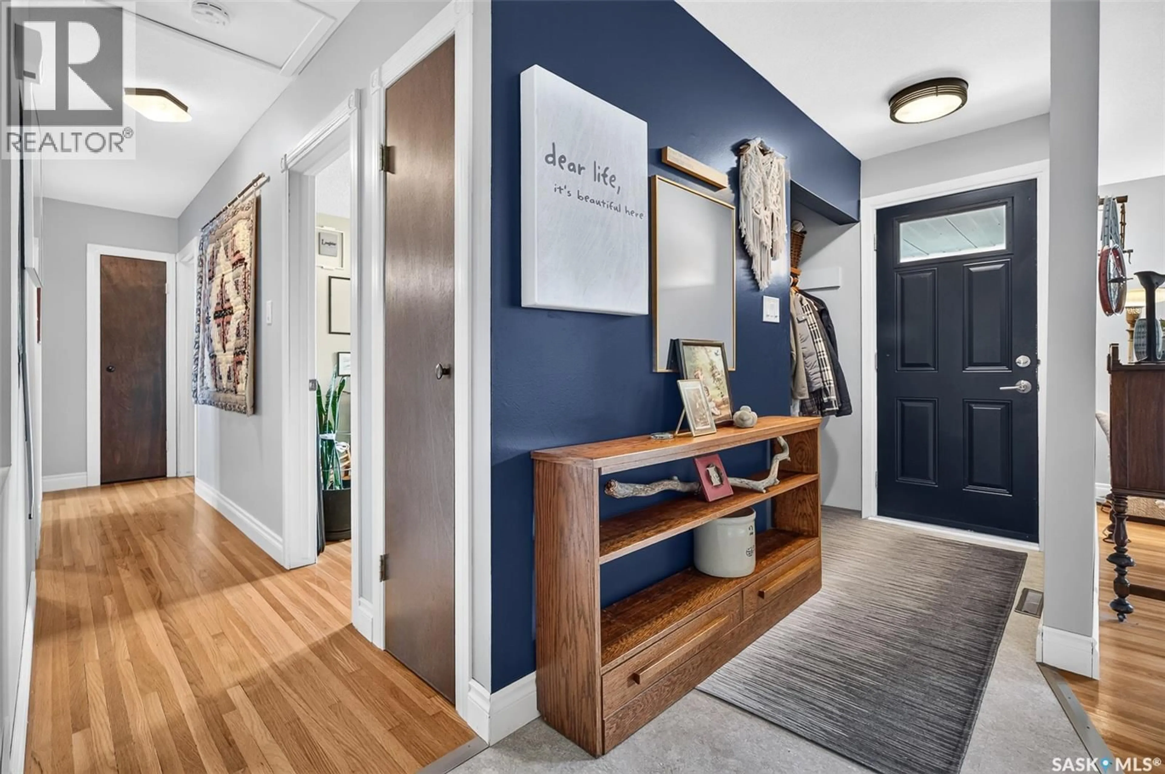 Indoor entryway for 1026 JAMES STREET, Moose Jaw Saskatchewan S6H3H7
