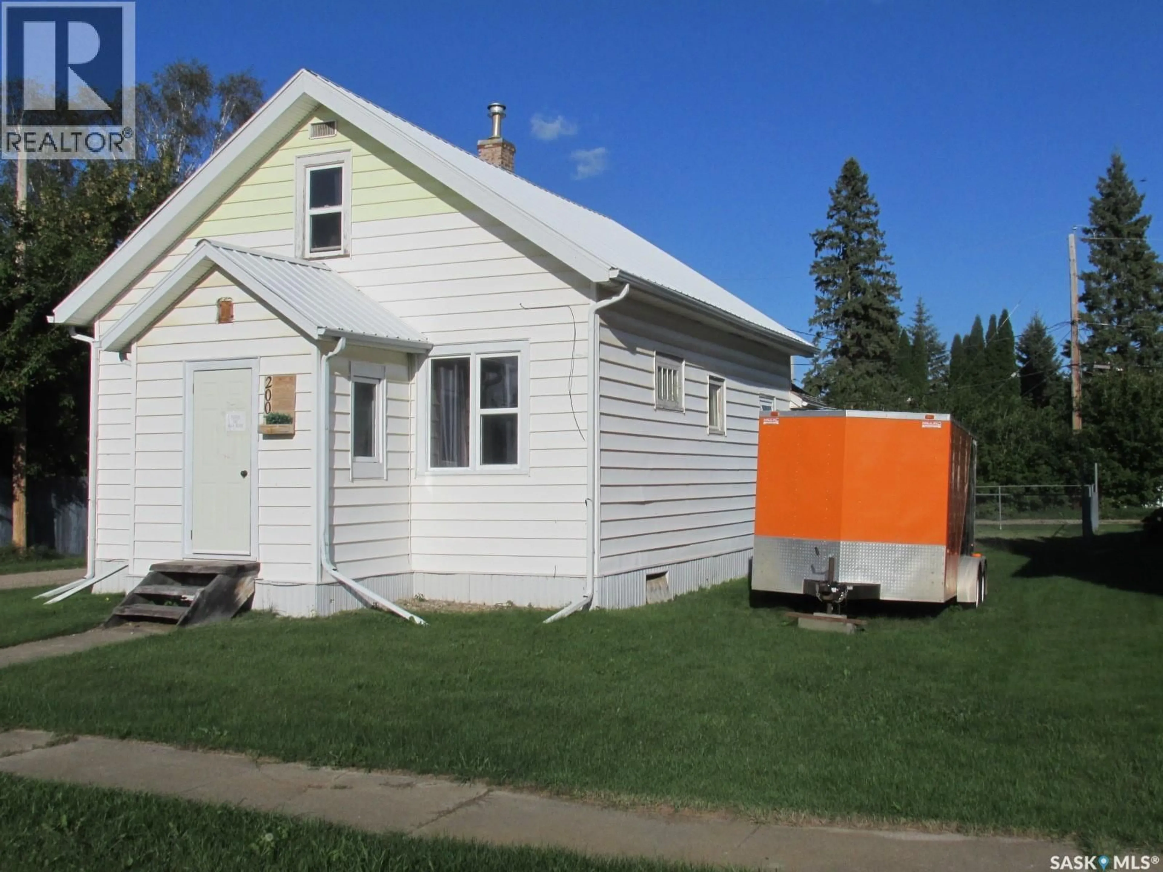 Home with vinyl exterior material, building for 200 GULOIEN AVENUE, White Fox Saskatchewan S0J3B0