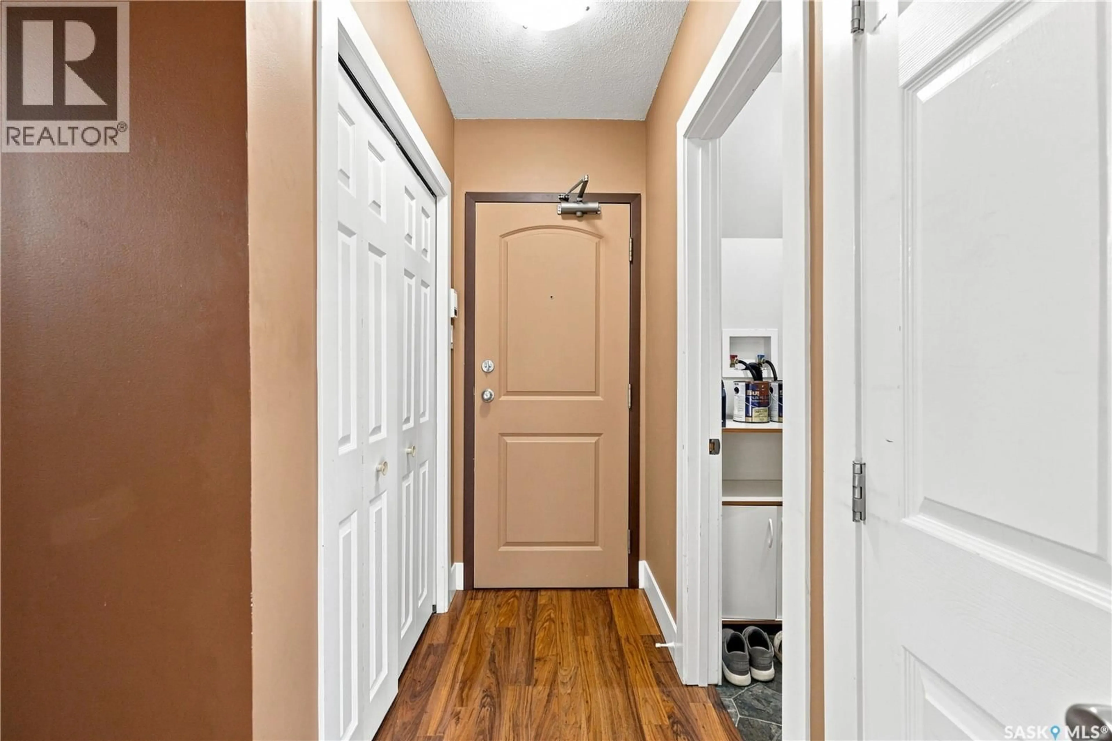 Indoor entryway for 23 2112 STE CECILIA AVENUE, Saskatoon Saskatchewan S7M0P2