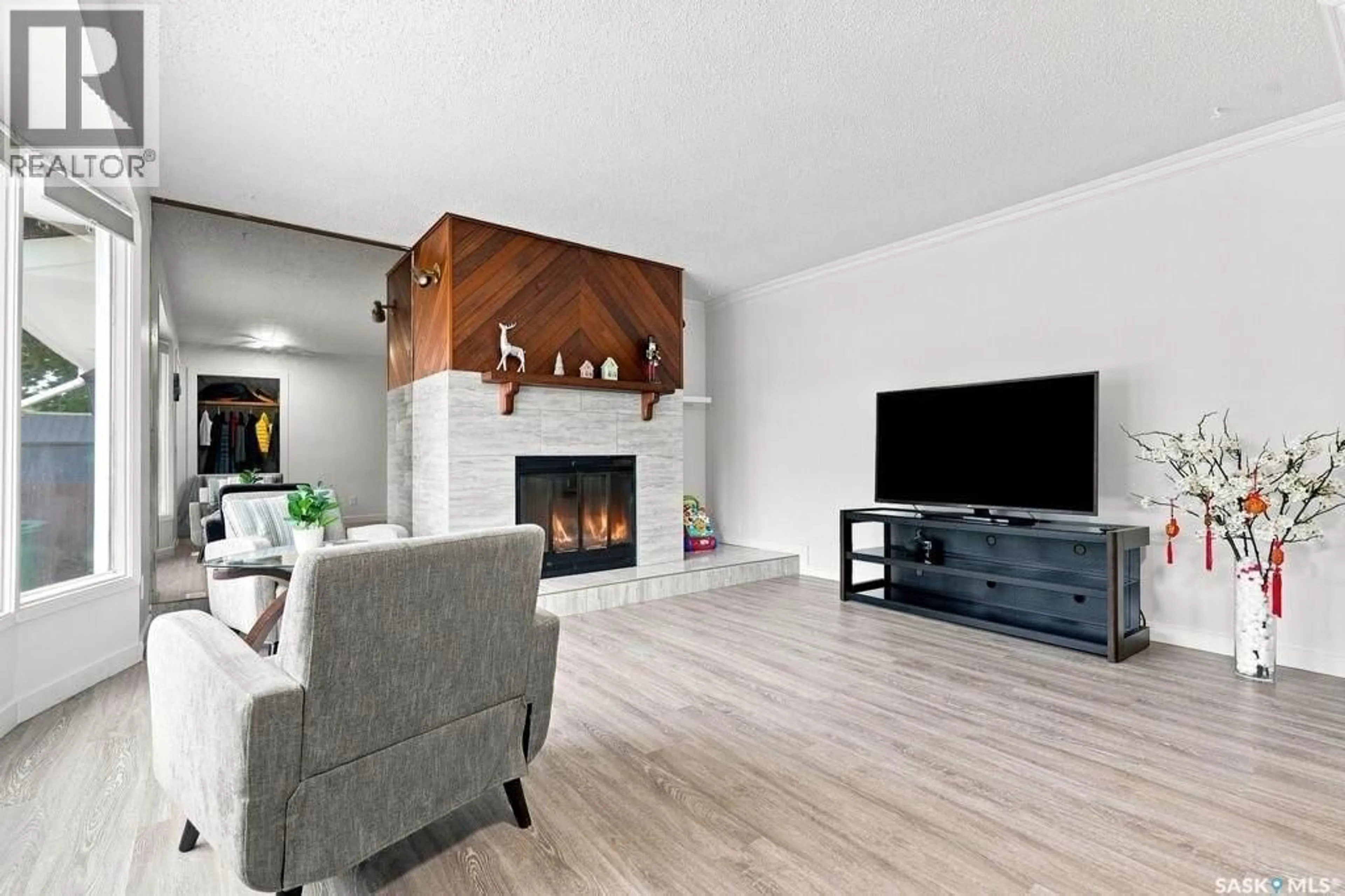 Living room with furniture, unknown for 1535 LAURA AVENUE, Saskatoon Saskatchewan S7N2R8