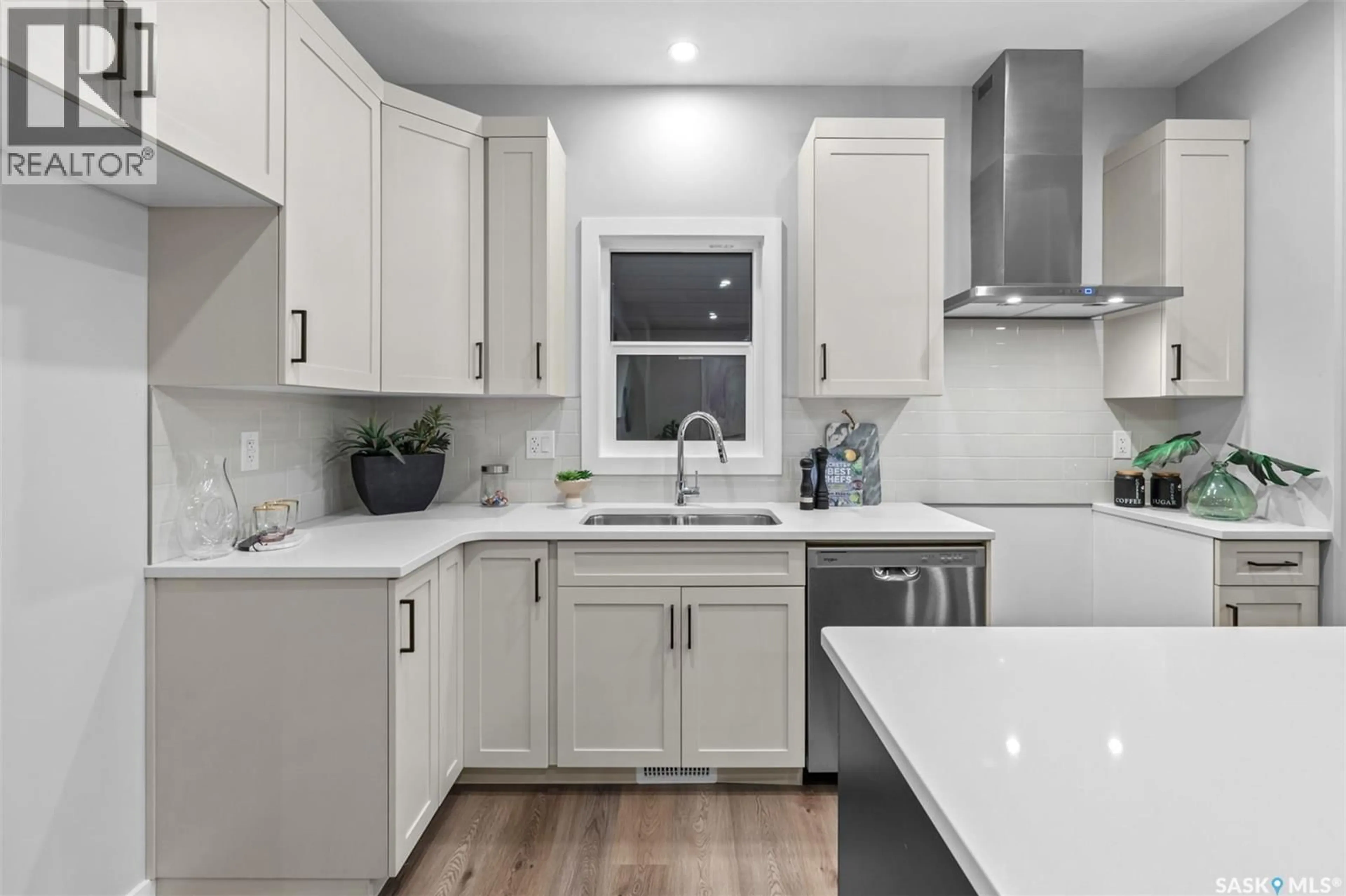 Open concept kitchen, ceramic/tile floor for 535 TRAEGER MANOR, Saskatoon Saskatchewan S7V1Z8