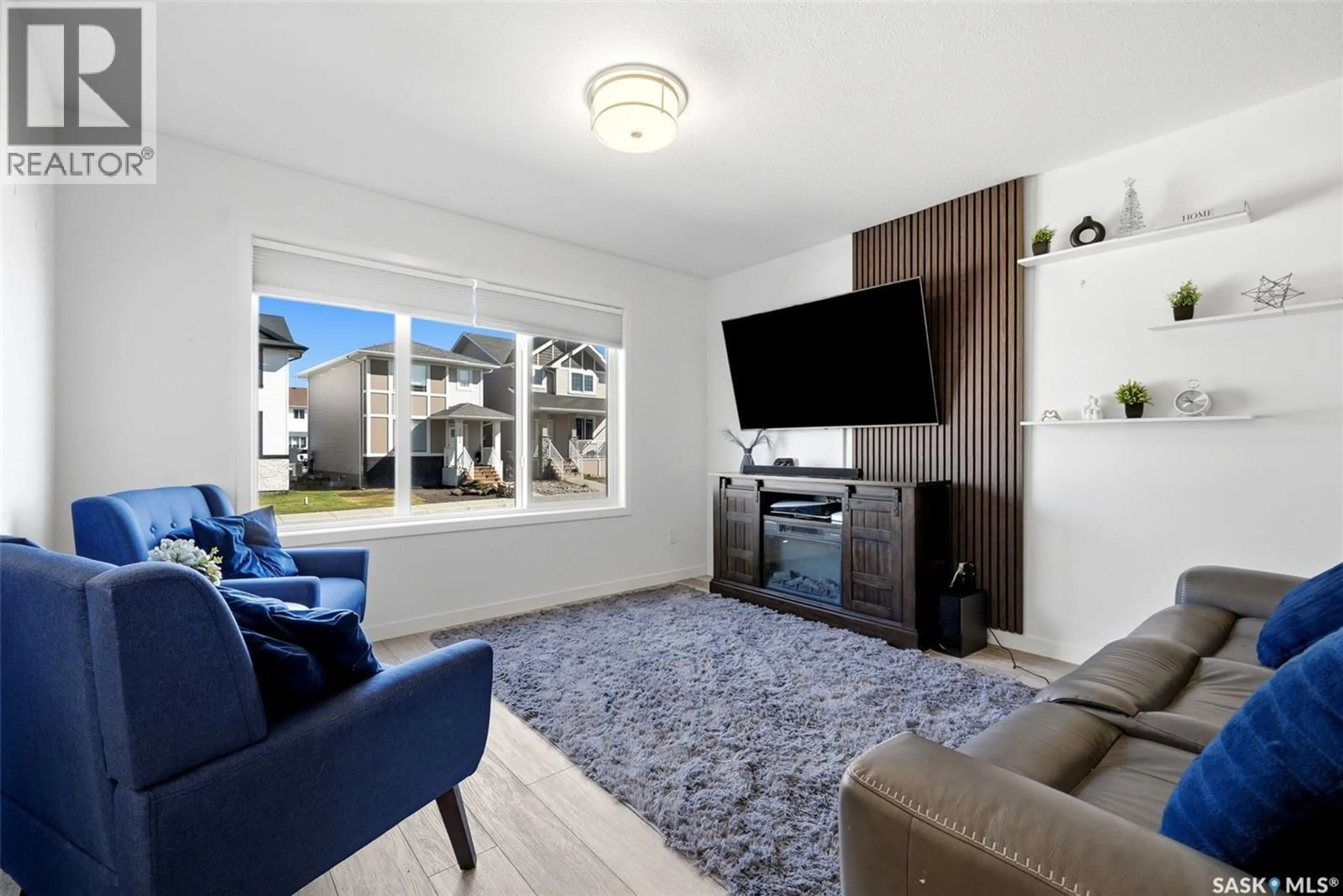 Living room with furniture, unknown for 5127 KAUFMAN AVENUE, Regina Saskatchewan S4V3W3