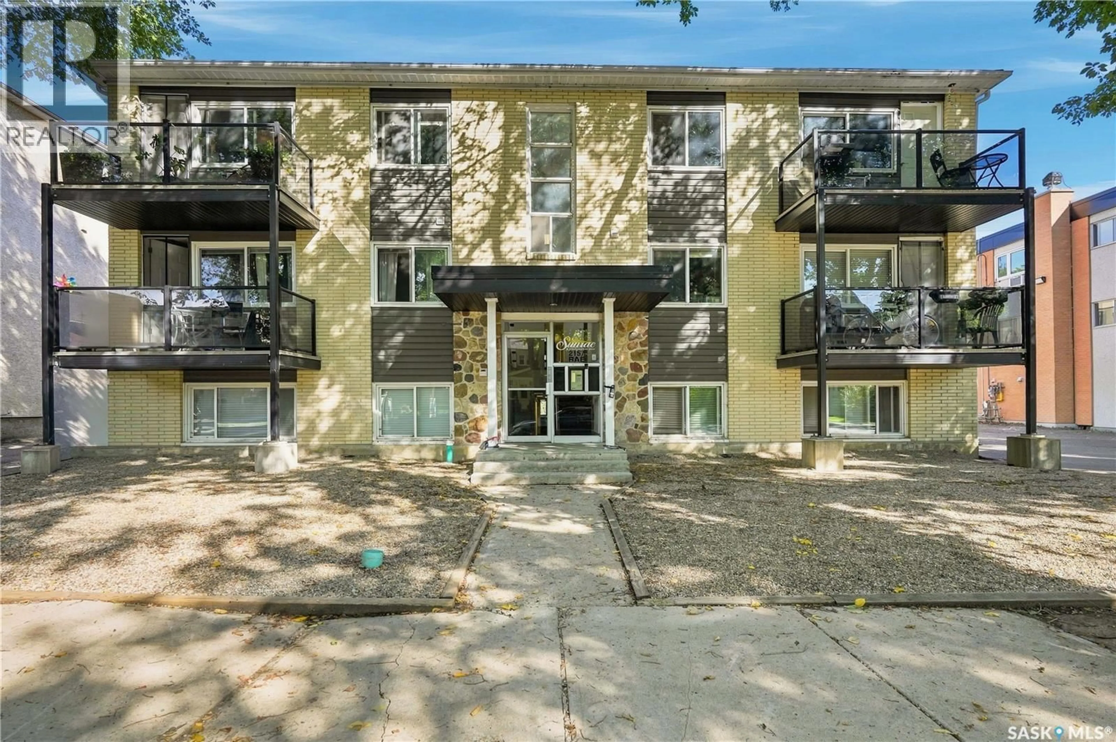 Patio, building for 22 - 2157 RAE STREET, Regina Saskatchewan S4T2E8